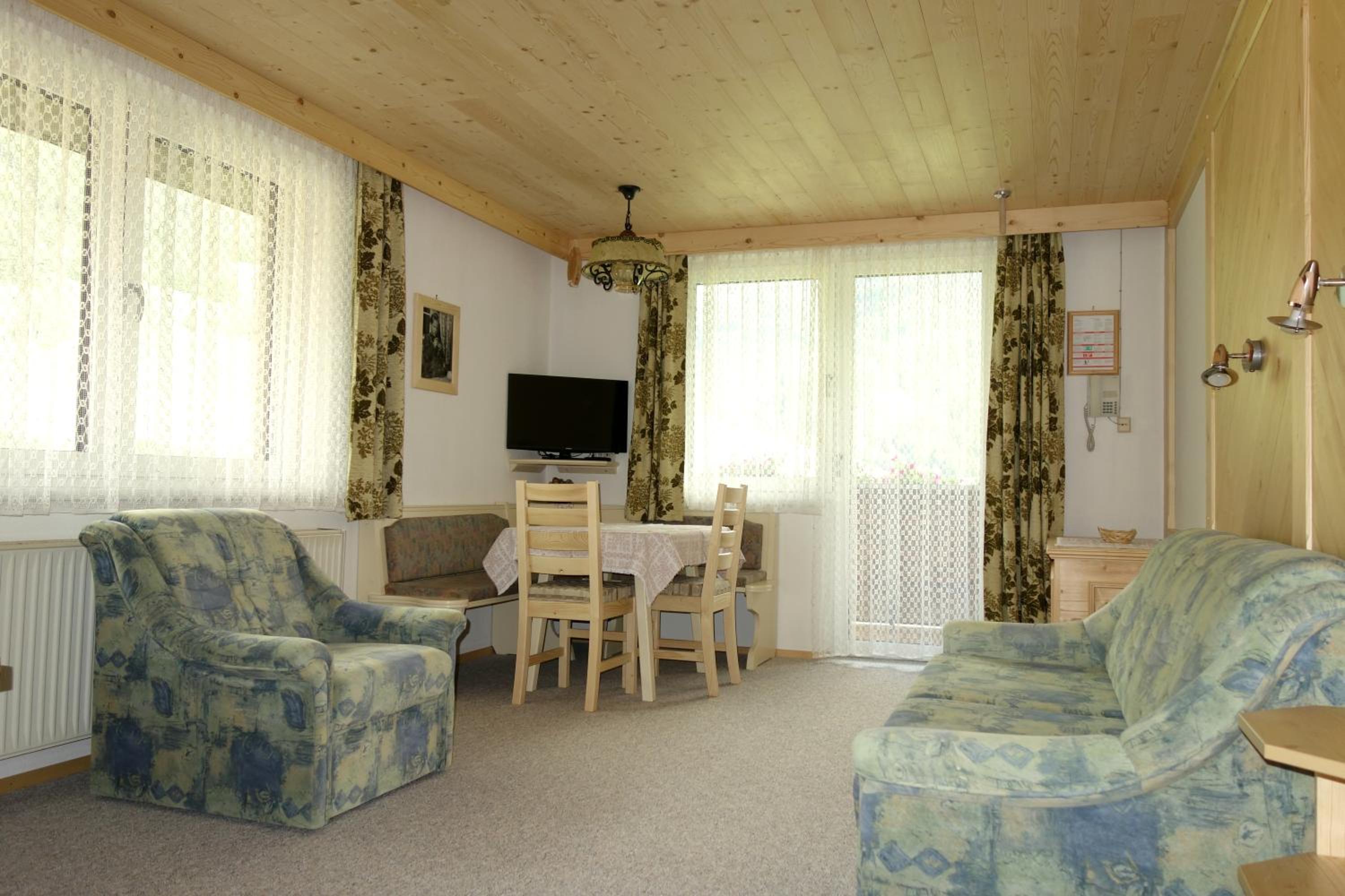 Apartment with Mountain View photo 1