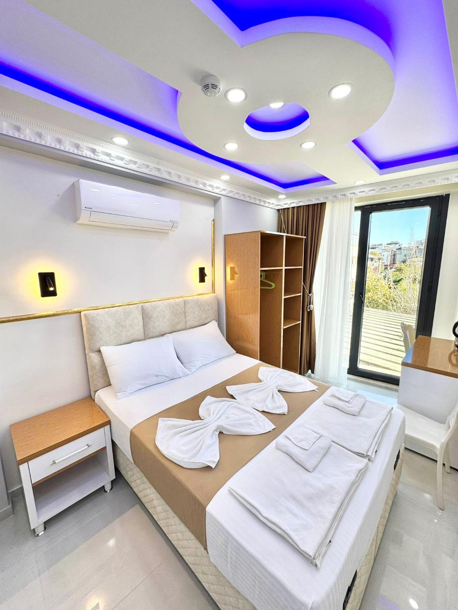 Deluxe Double Room with Sea View photo 2