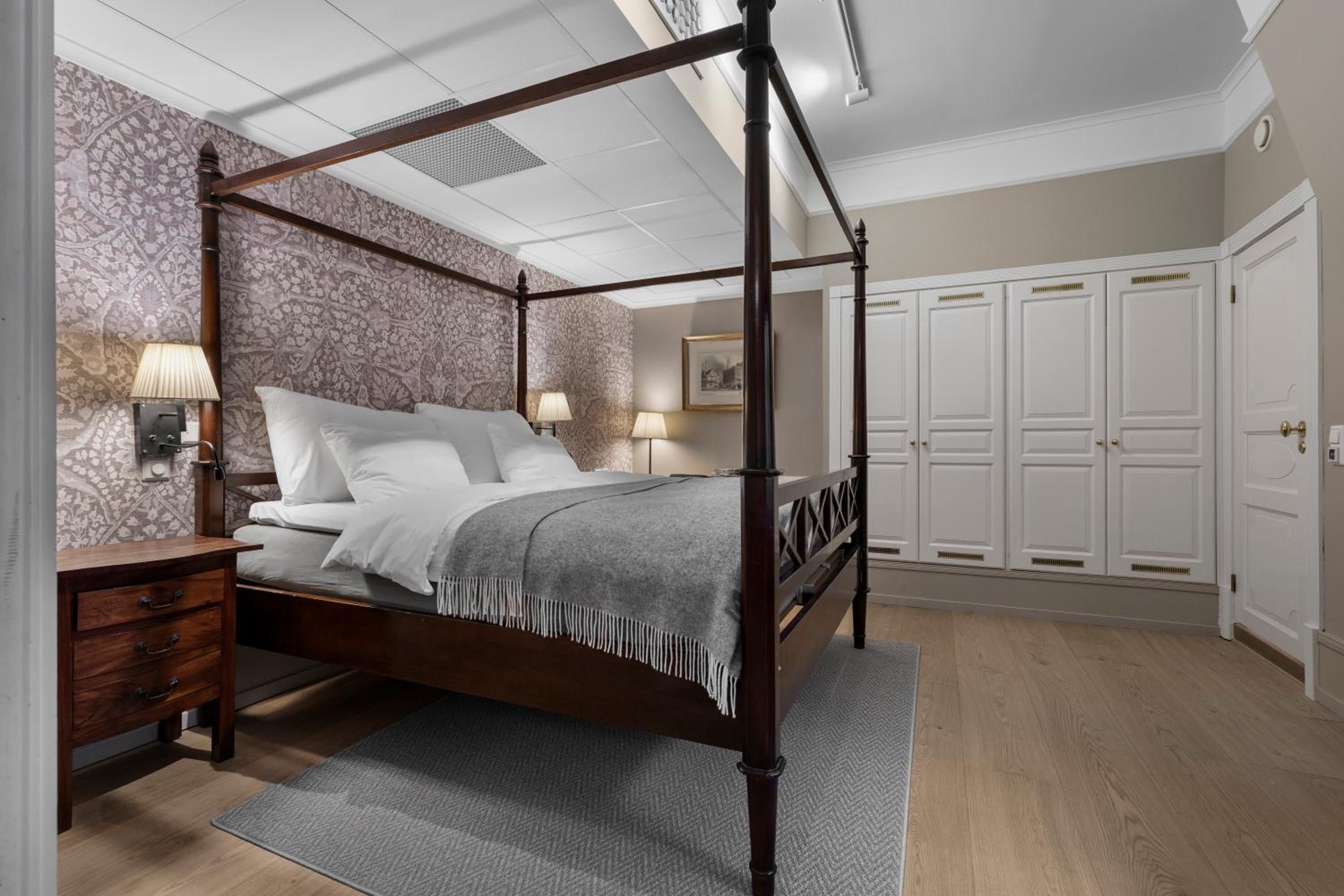 Suite - Photo 2