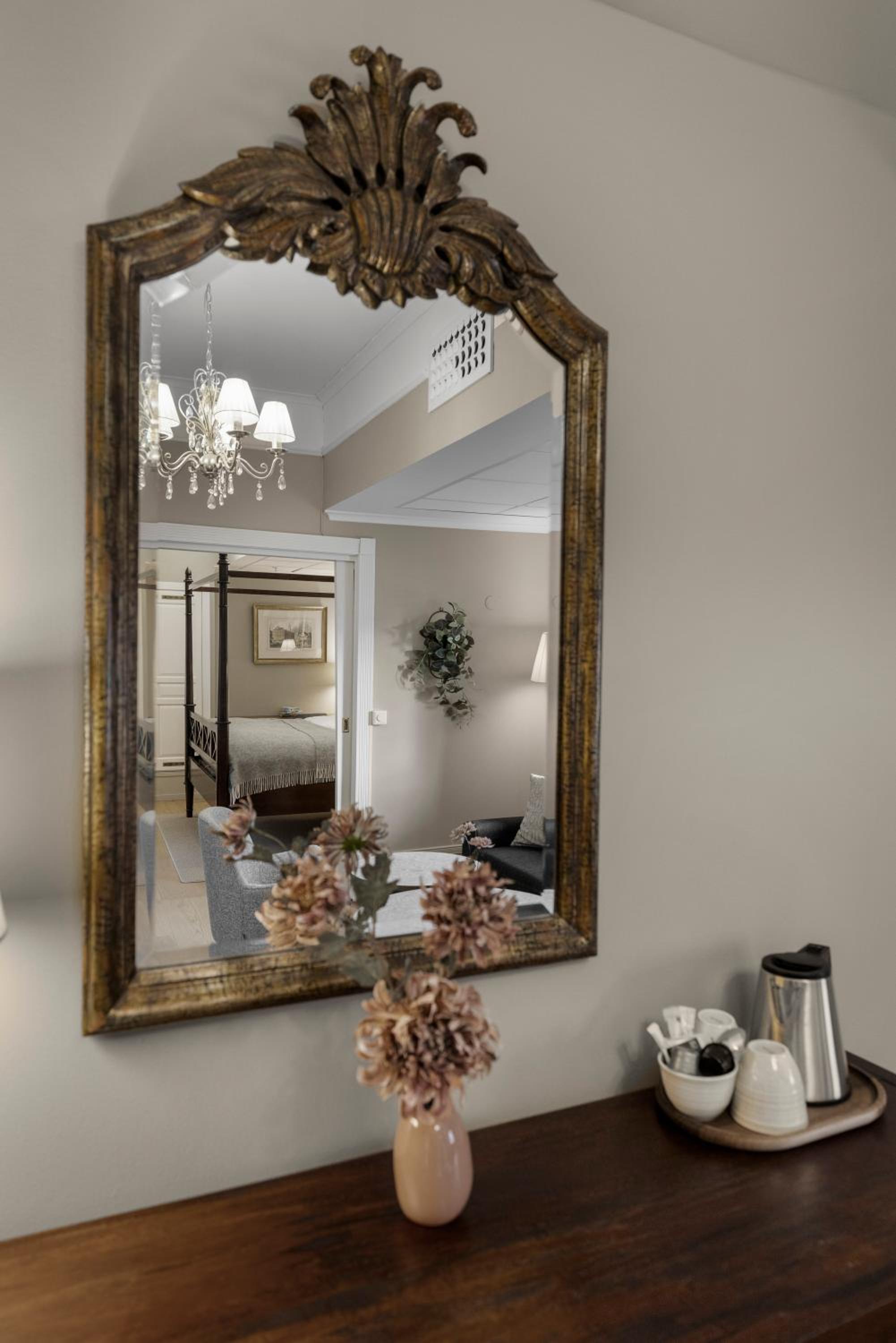 Suite - Photo 7