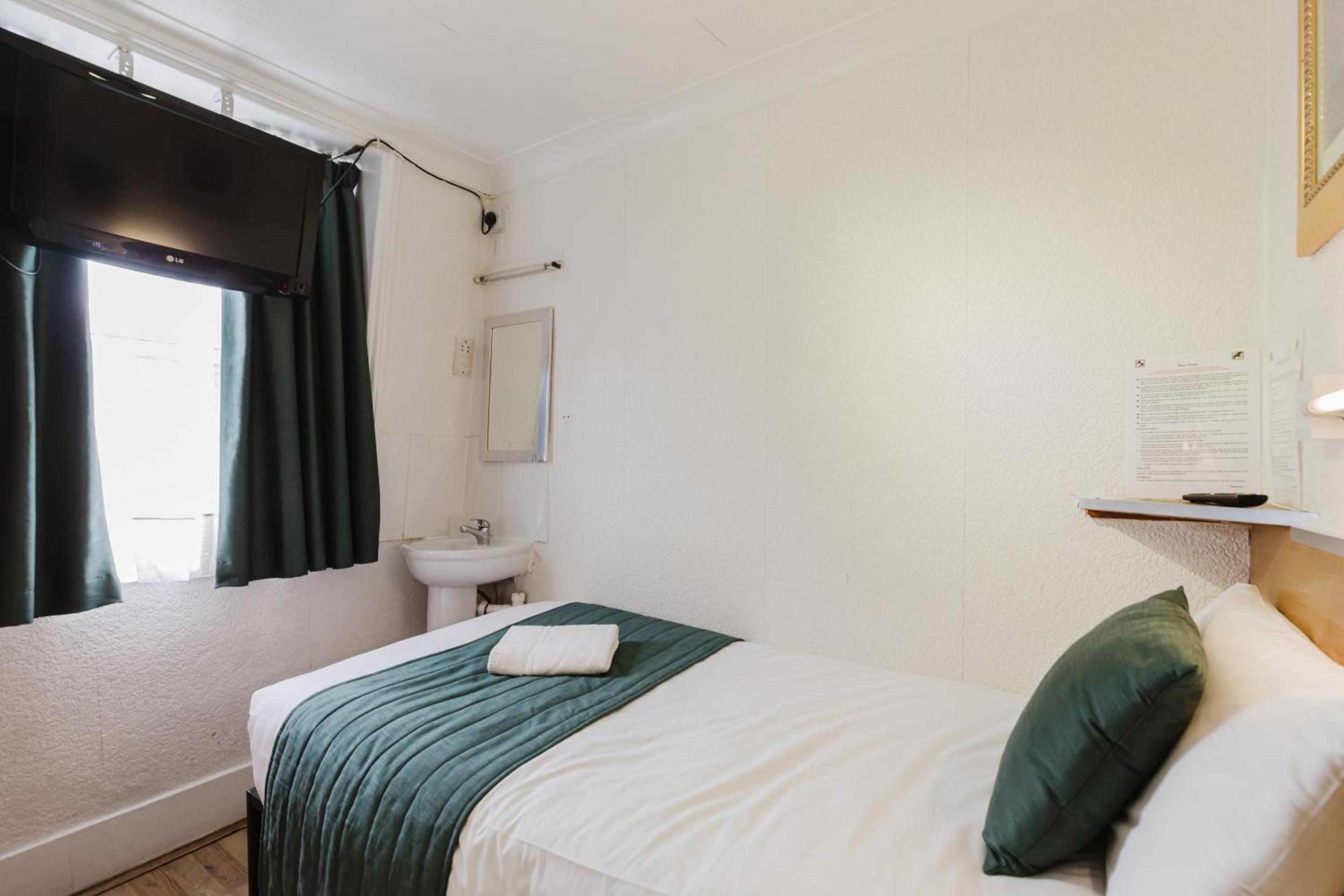 Standard Single Room photo 2