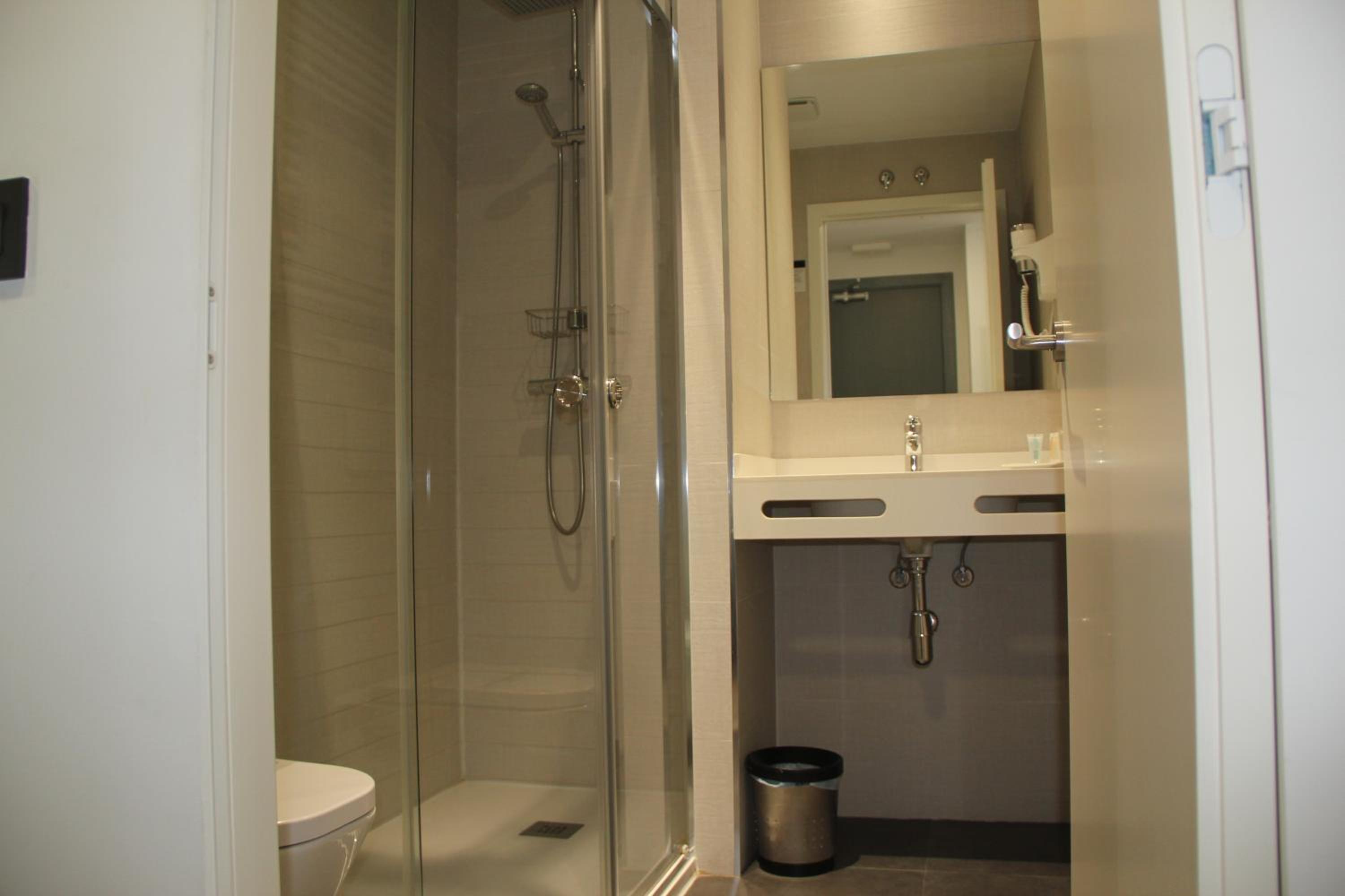 Single Room photo 2