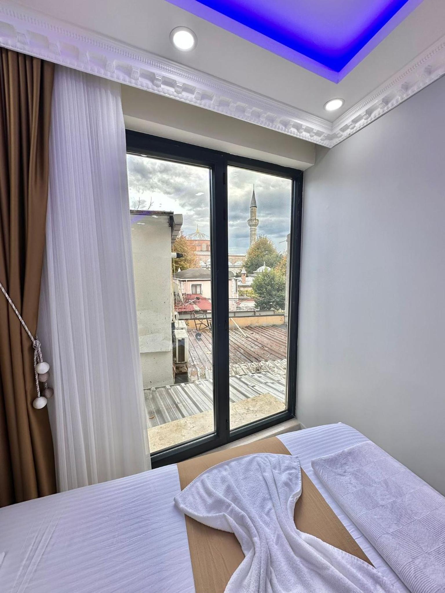 Triple Room with Sea View
