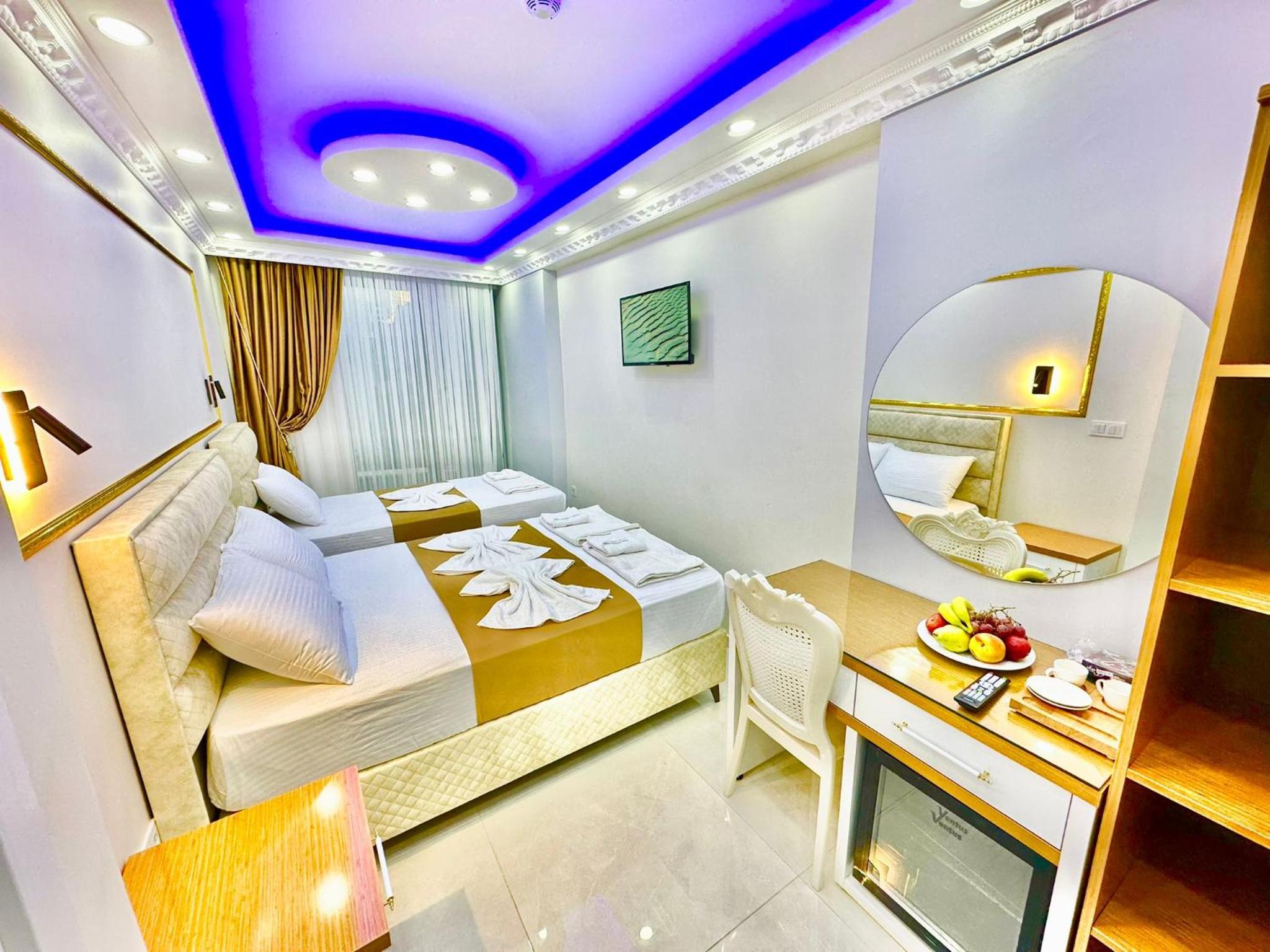 Luxury Triple Room photo 3