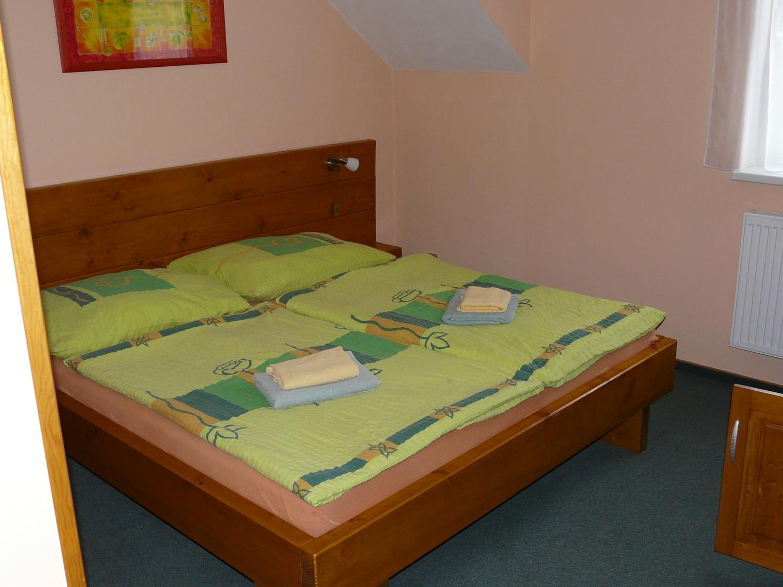 Queen Room photo 2