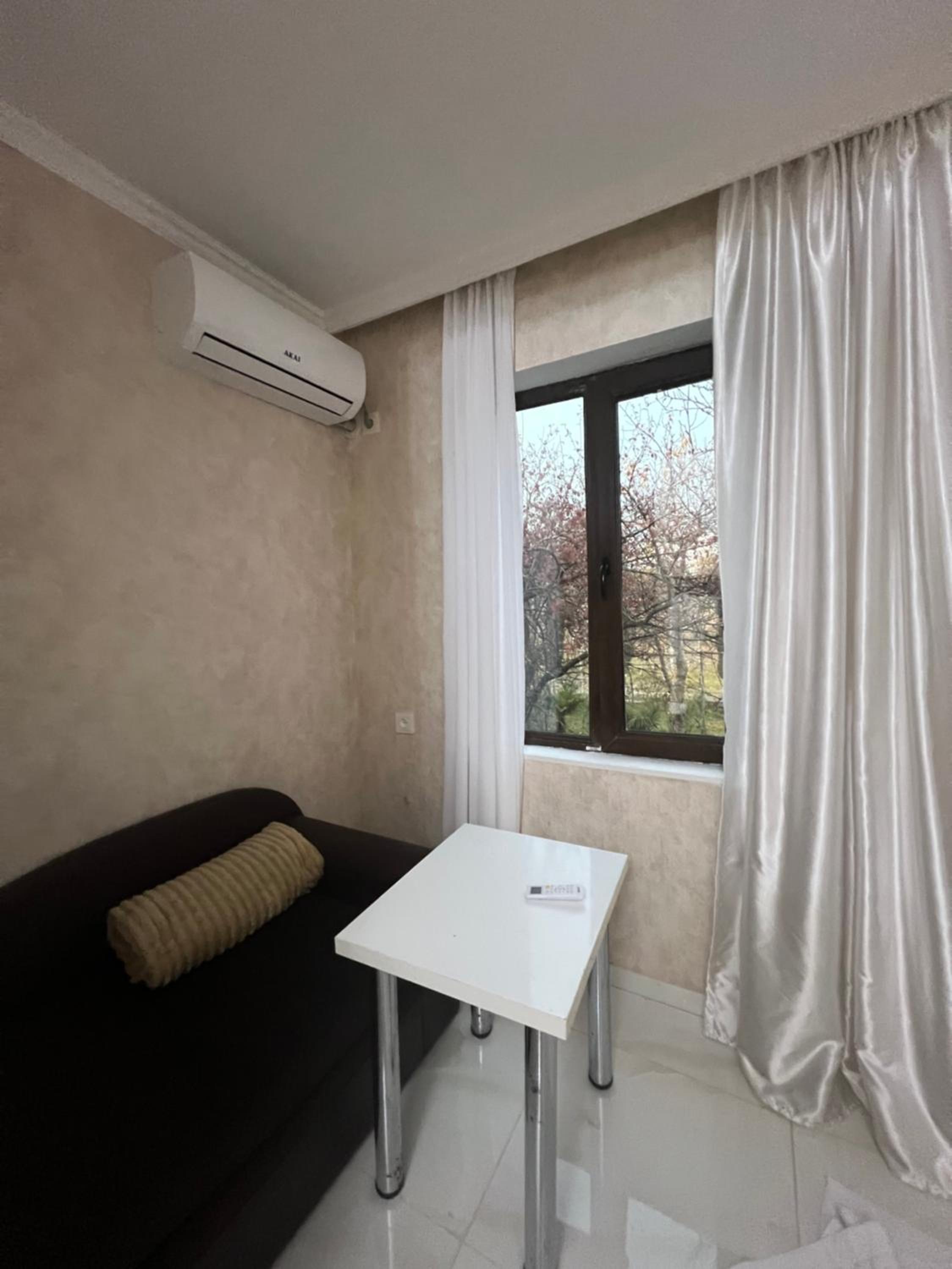 Standard Twin Room with Shared Bathroom photo 2