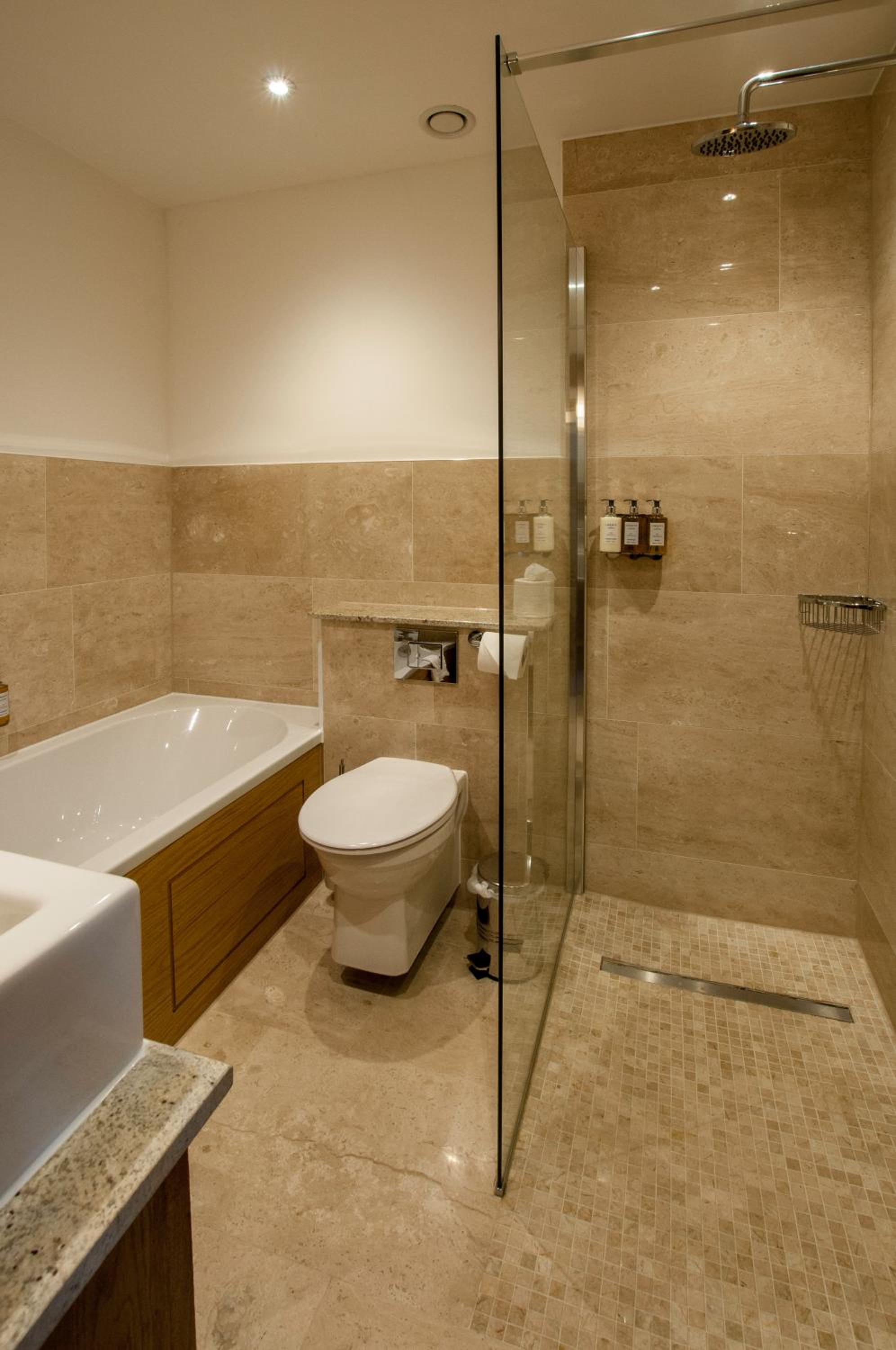 Double Room 6 - Photo 12
