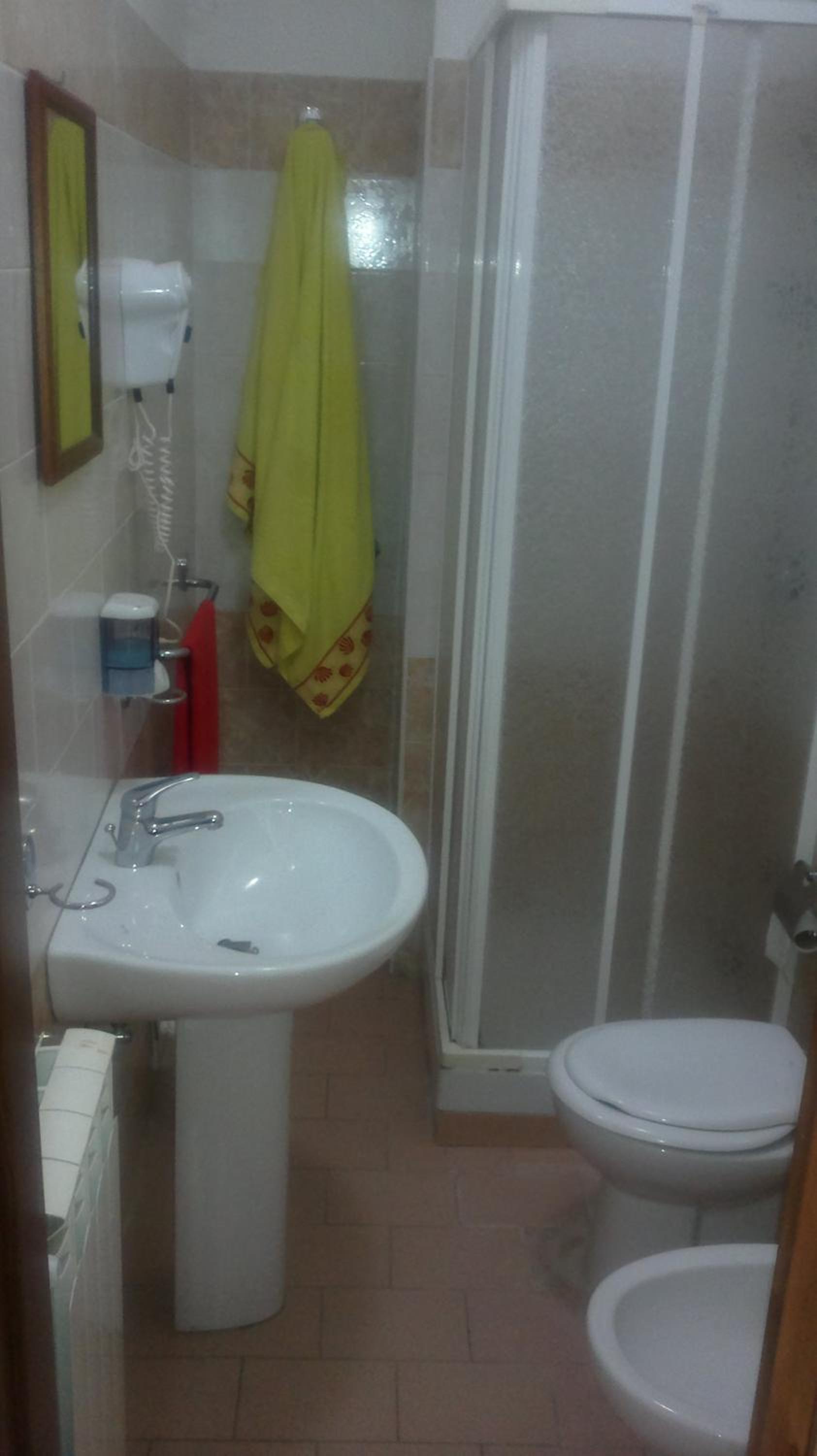 Quadruple Room - Photo 16