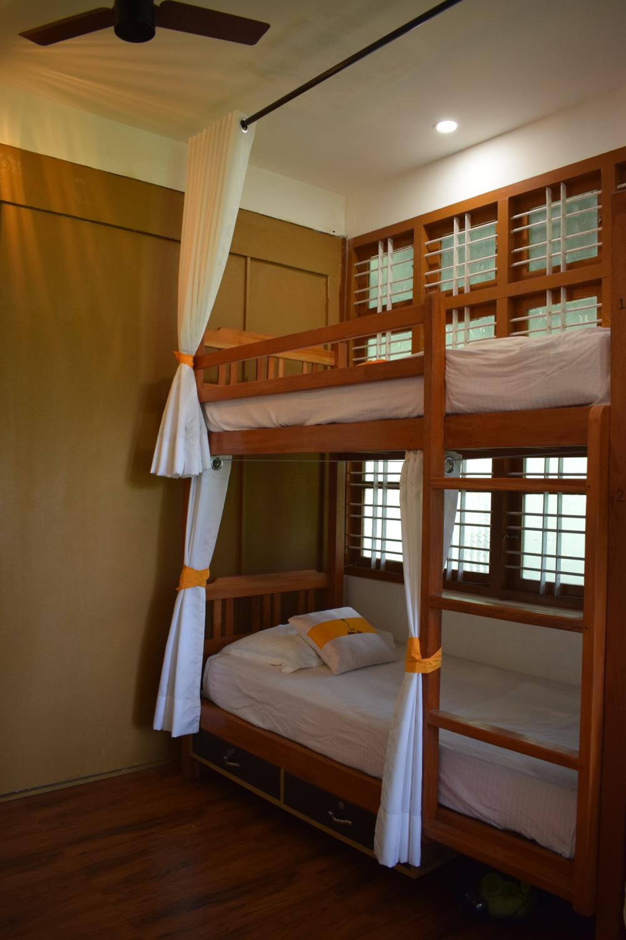 Mixed Dormitory Room photo 3