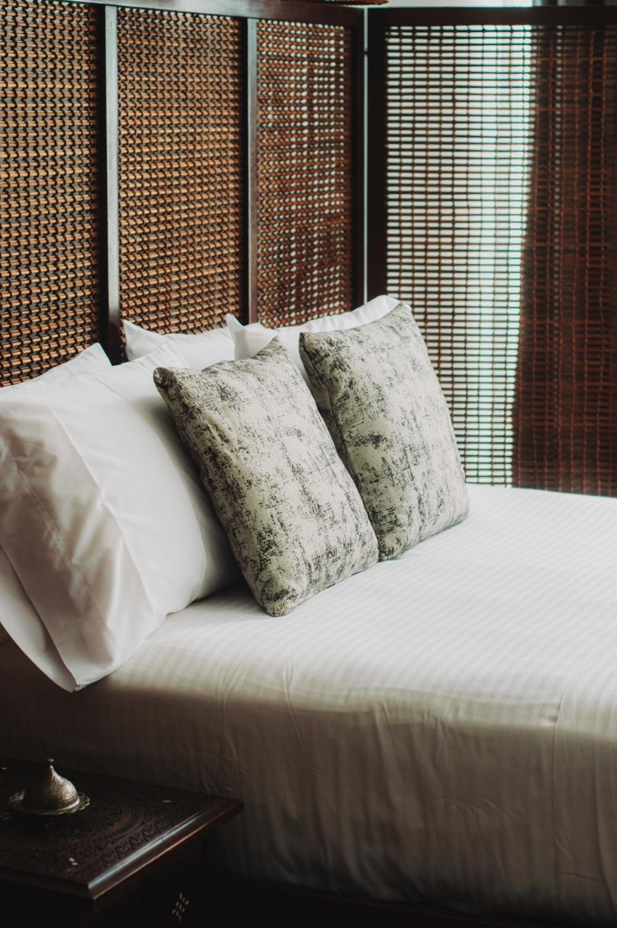 Deluxe Room (2 Adults + 1 Child)