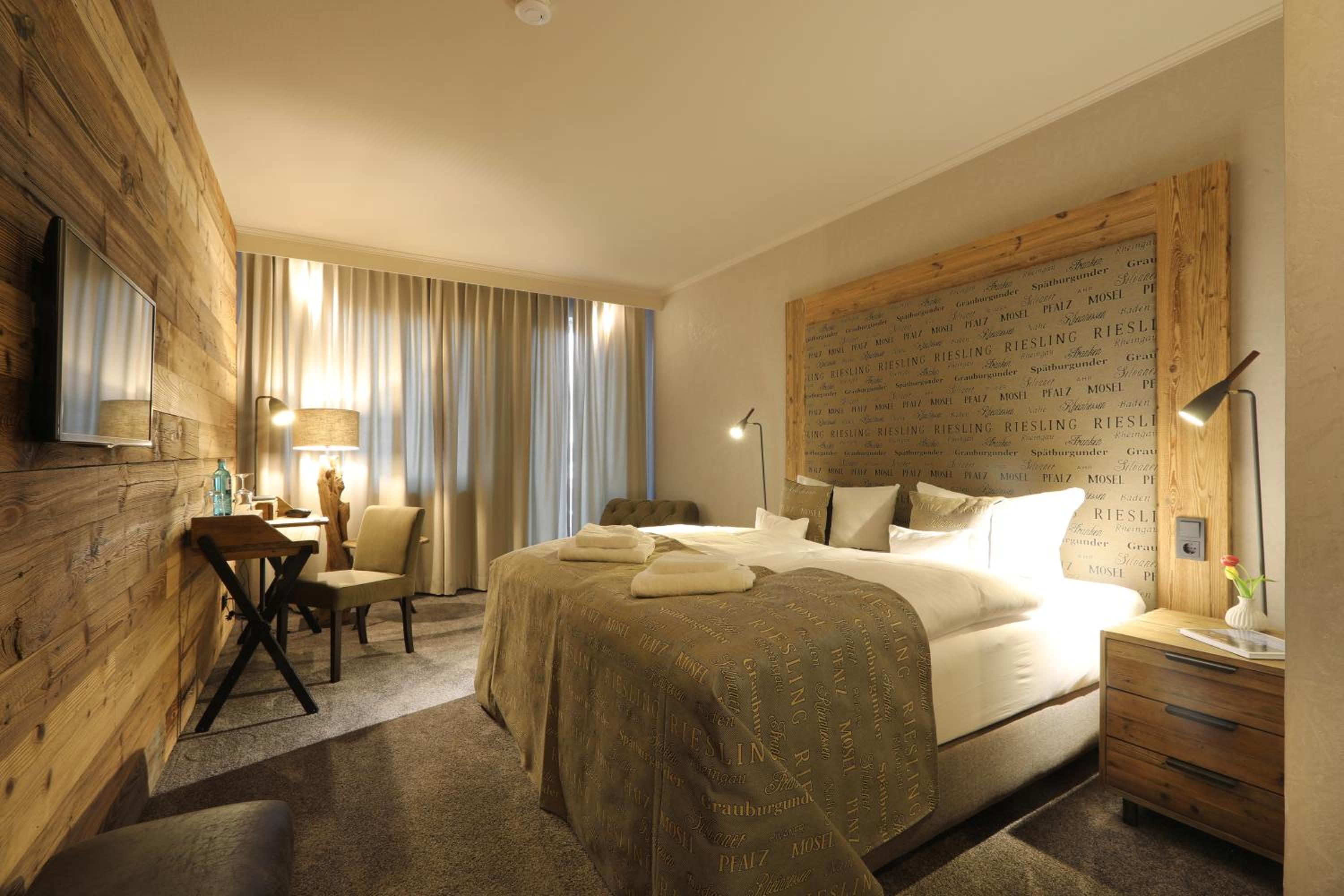 Großes Doppelzimmer Rheinseite photo 2