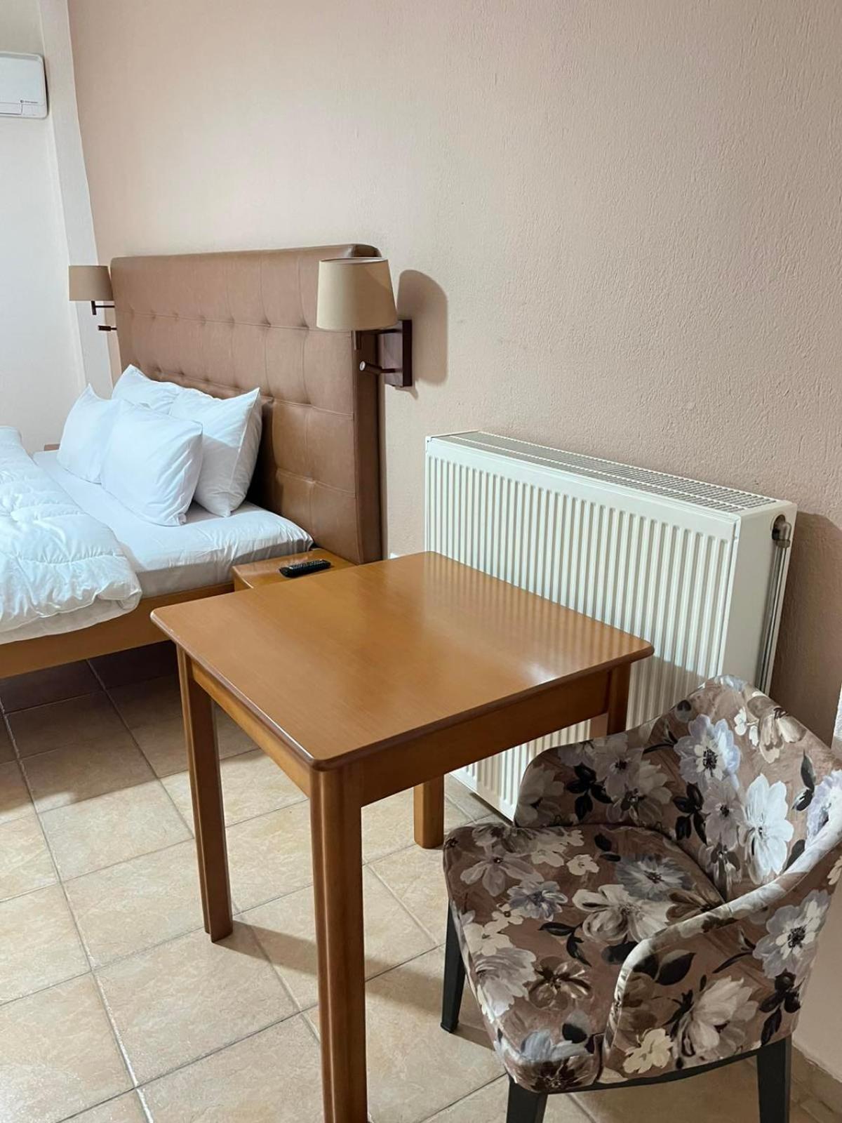 Economy Double Room photo 2