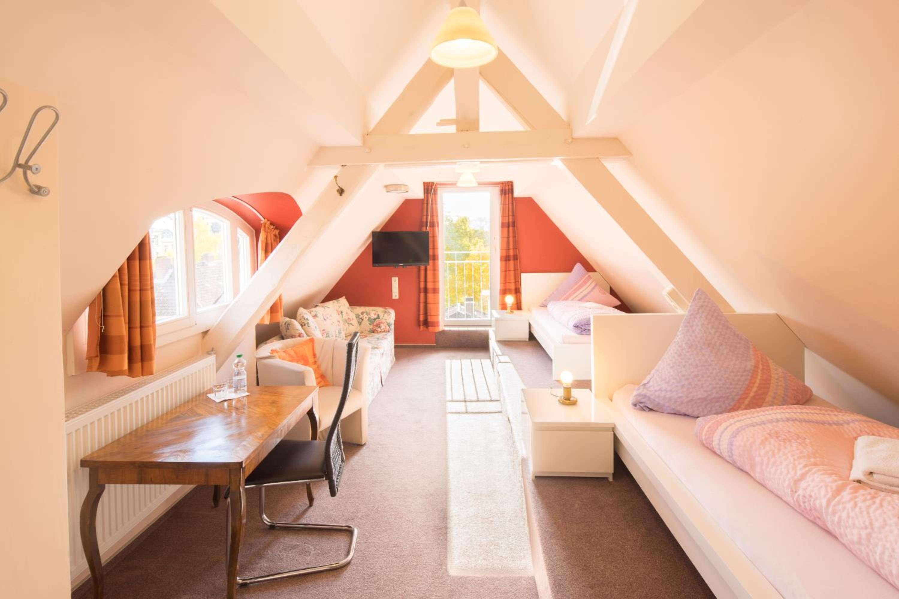Superior Twin Room with City View