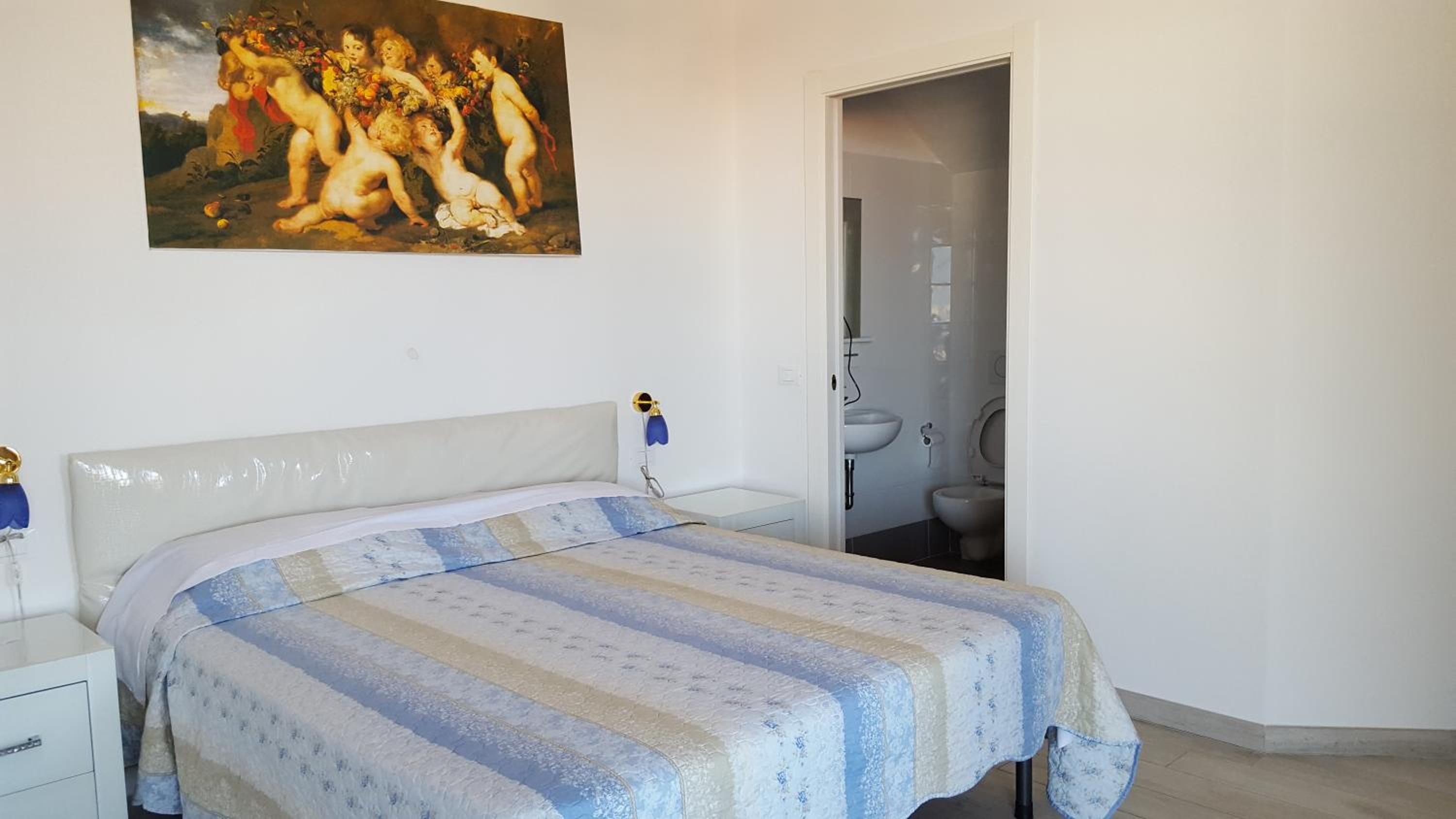 Triple Room with Private Bathroom photo 2