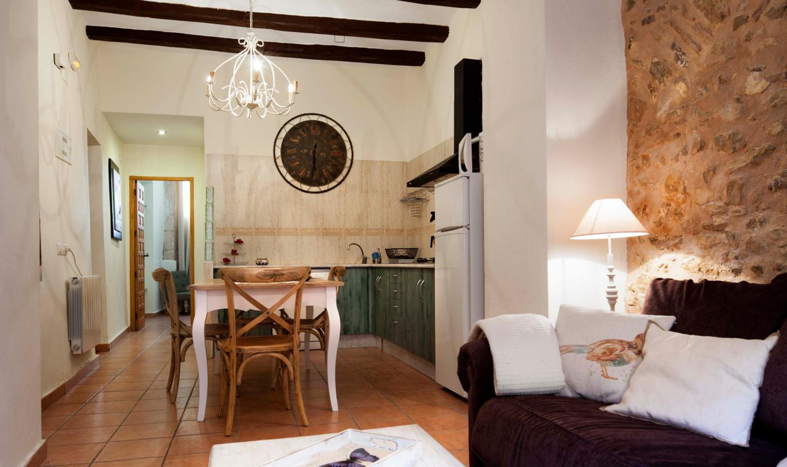 Two-Bedroom Apartment (2-4 Adults) - Photo 4