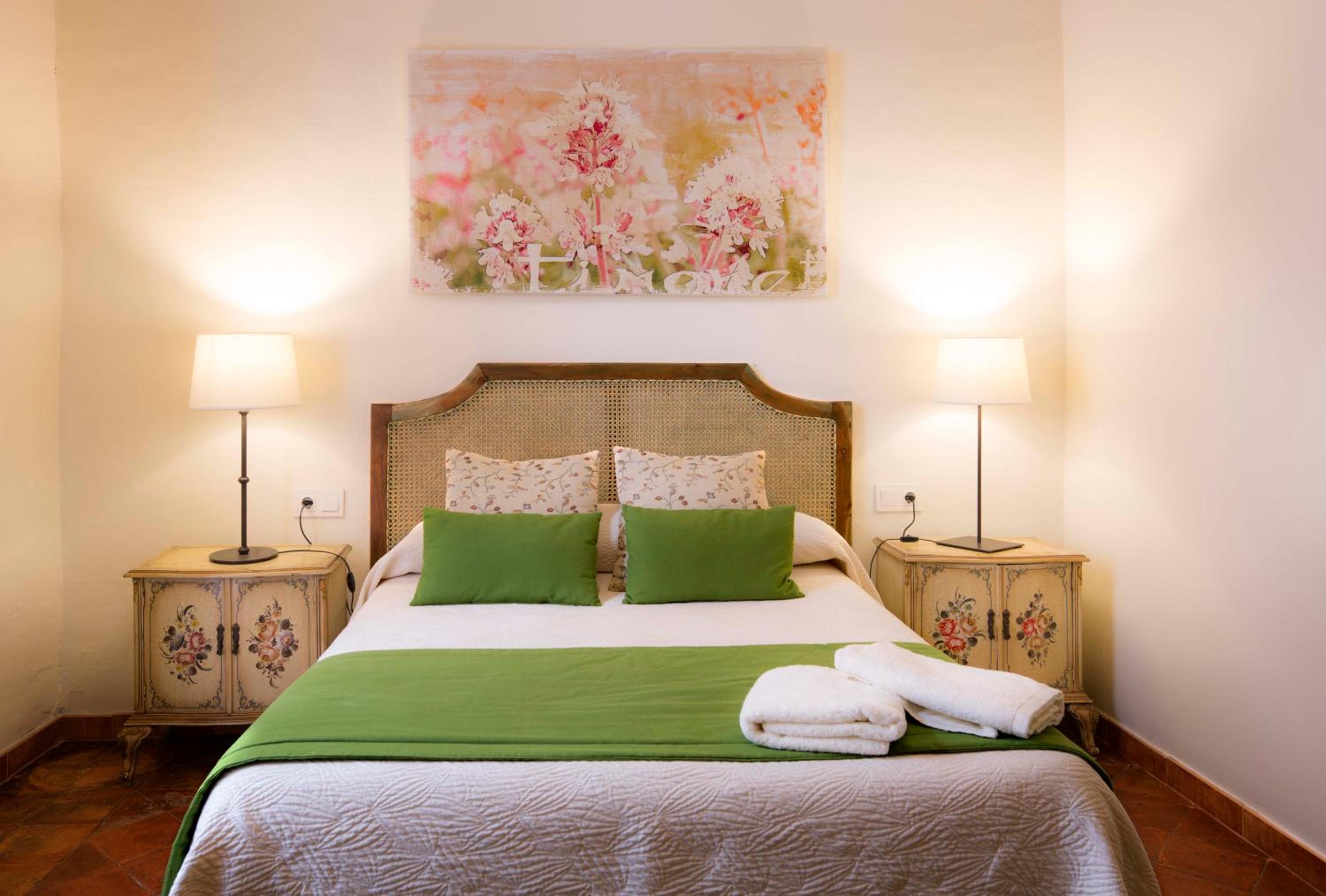 Double Room with Balcony - Photo 5