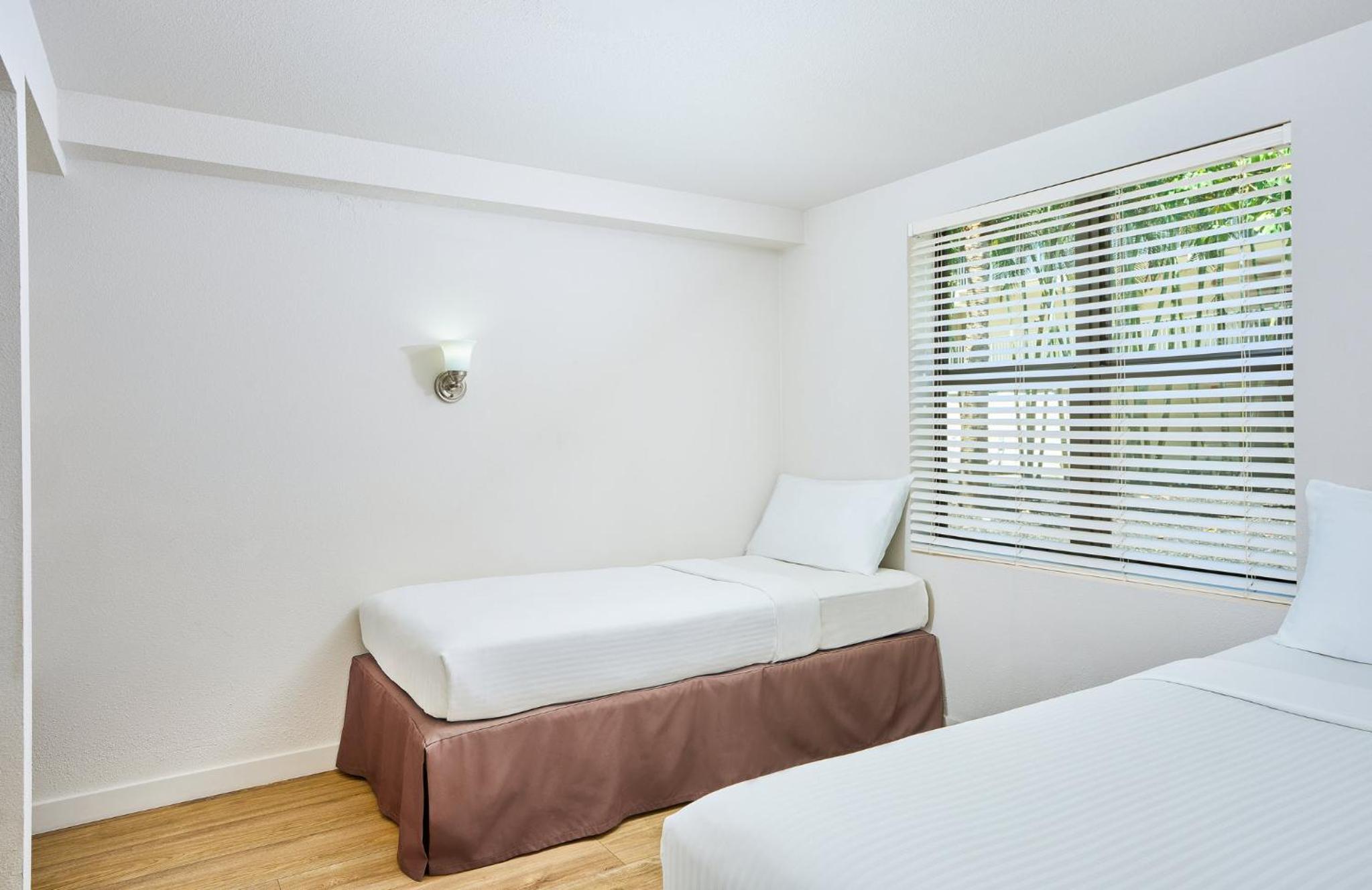 Two-Bedroom Suite with Water View photo 3