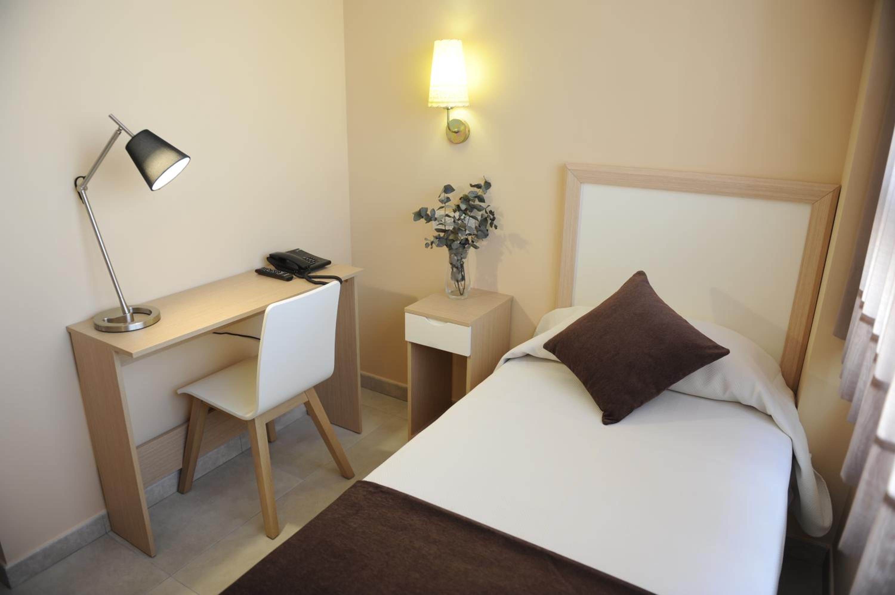 Single Room photo 2