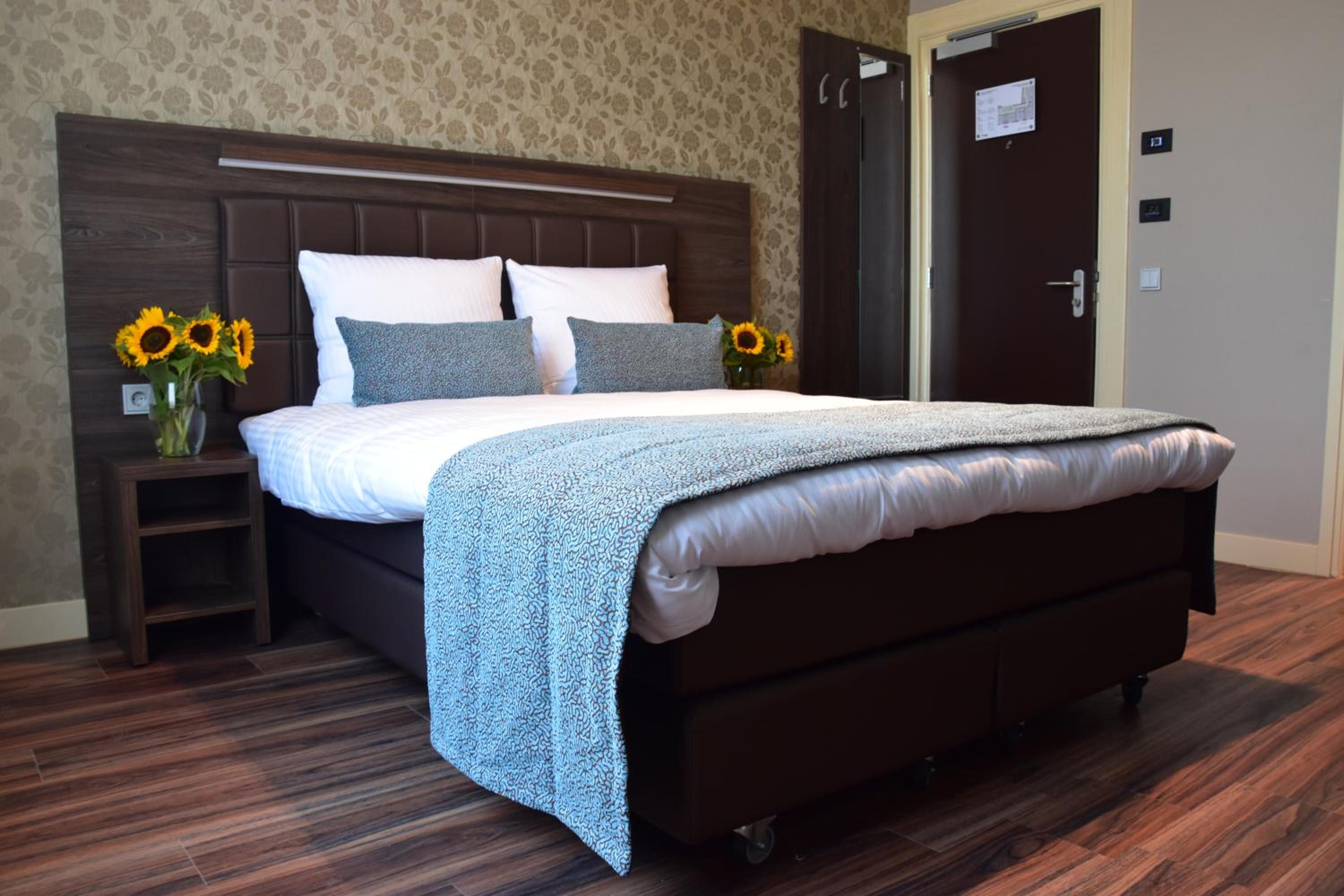 Small Double Room with Canal View photo 3