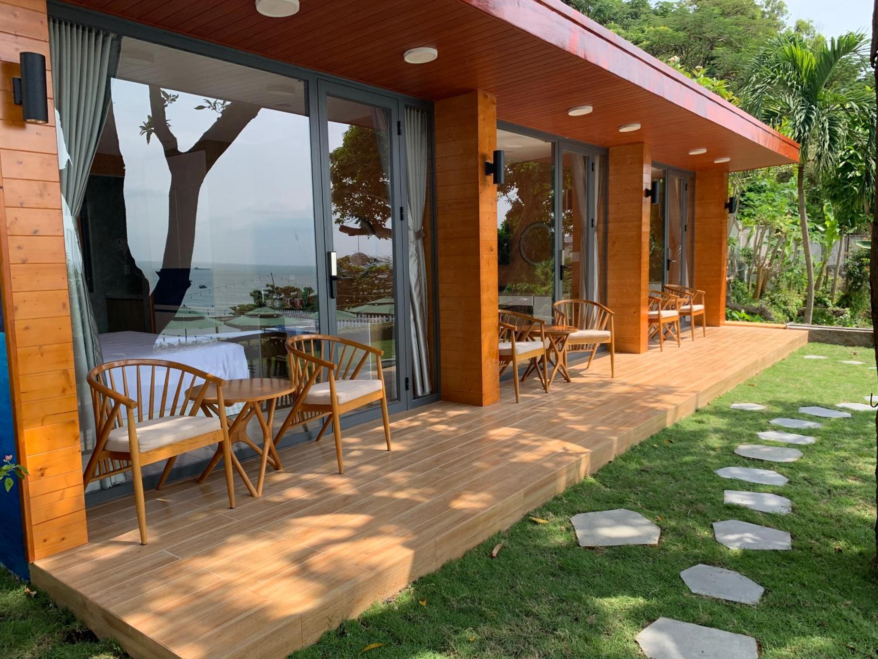 Bungalow with Sea View