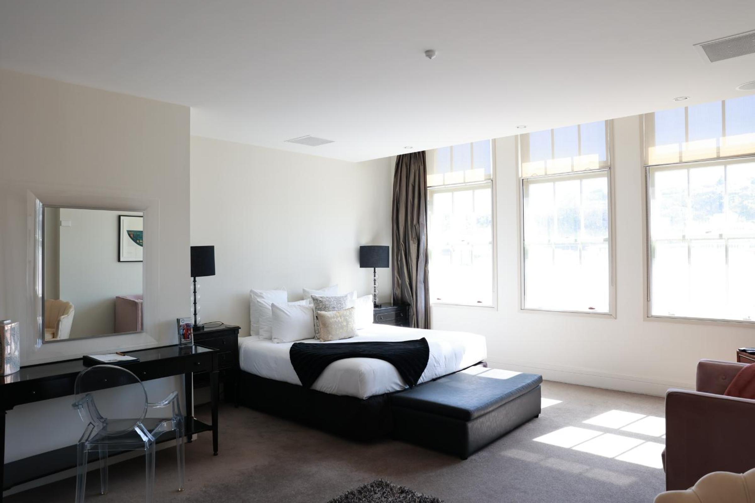 Apartment with City View