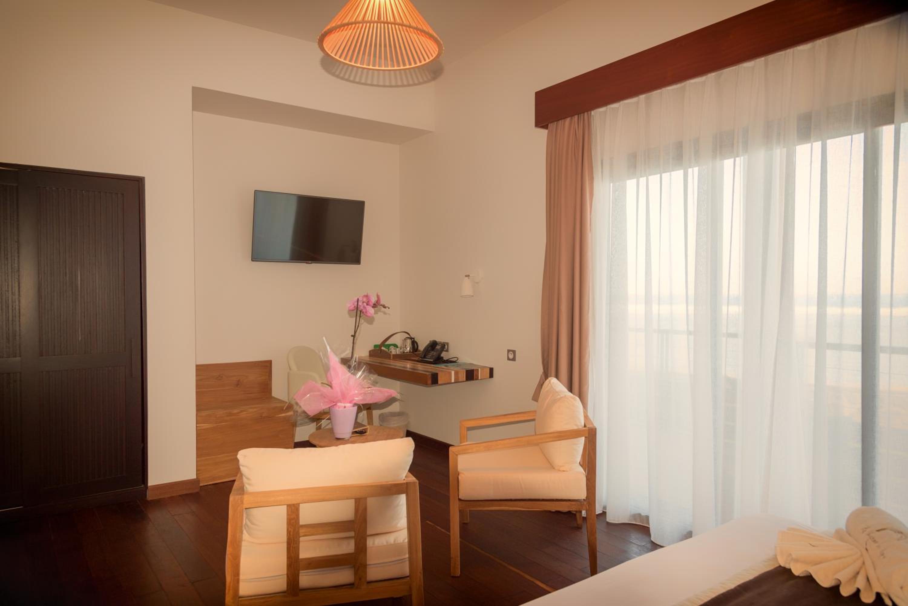 Deluxe Double Room - Beach Front photo 3