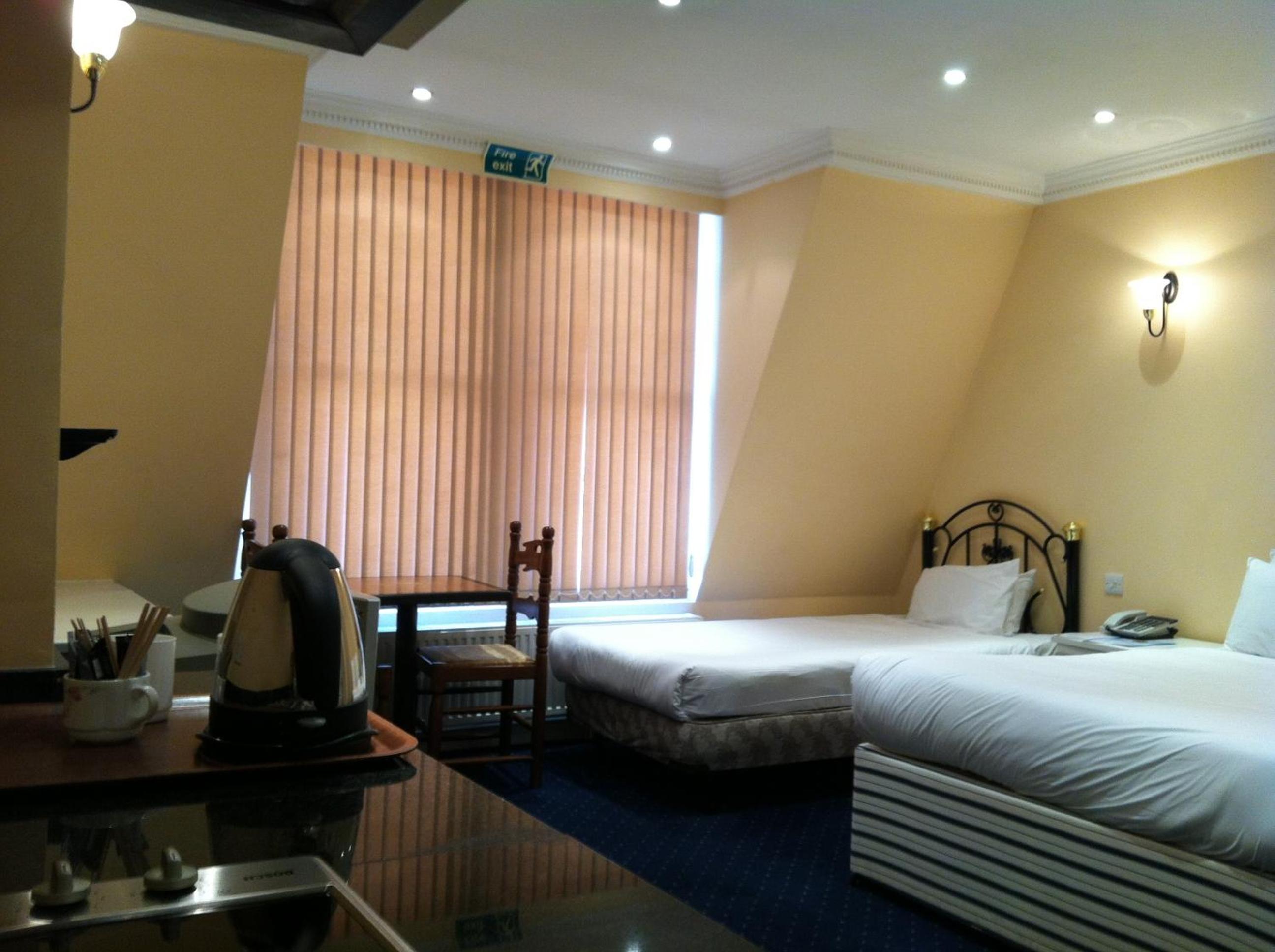 Family Room (7 Adults)
