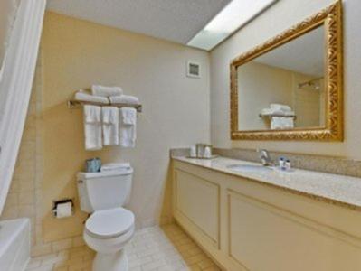 King Room - Interior Entrance/Non-Smoking - Photo 4