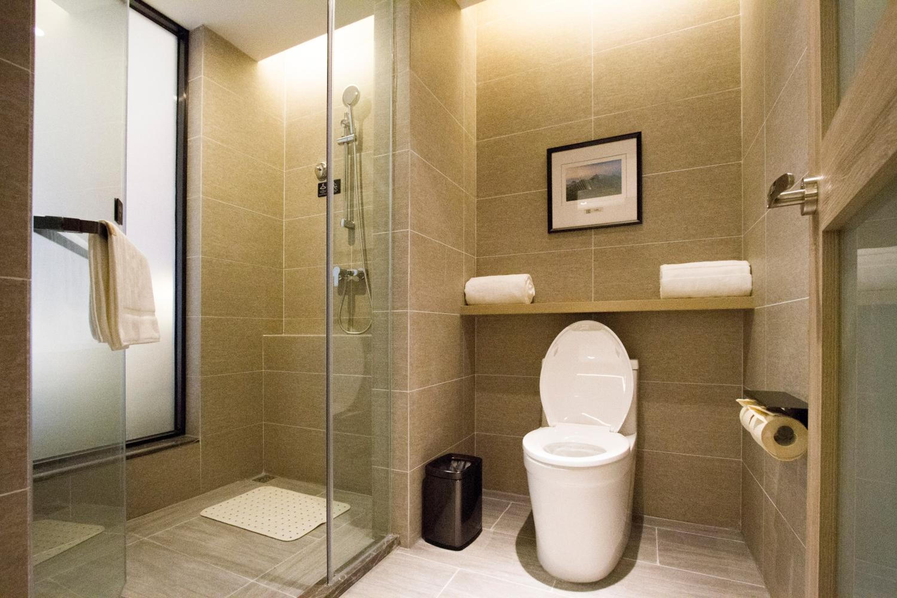 Elegant Twin Room photo 2