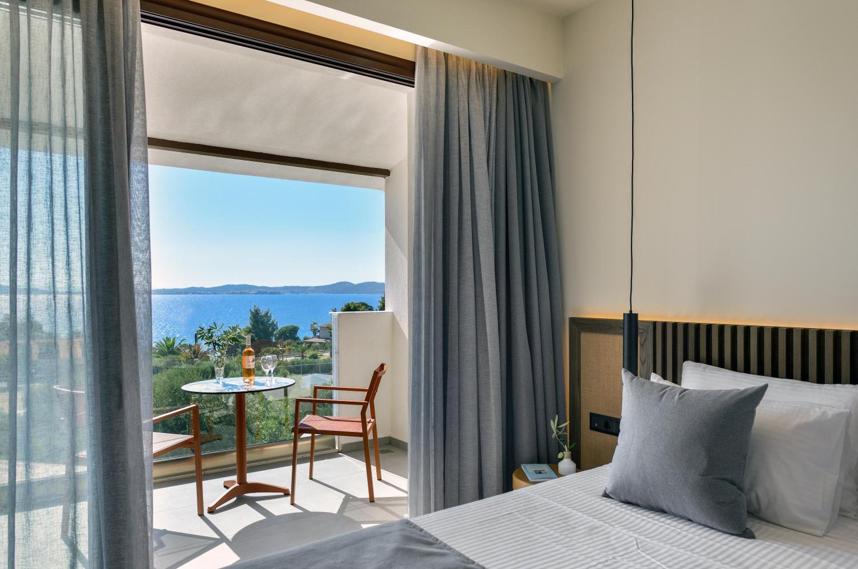 Deluxe Double or Twin Room with Sea View