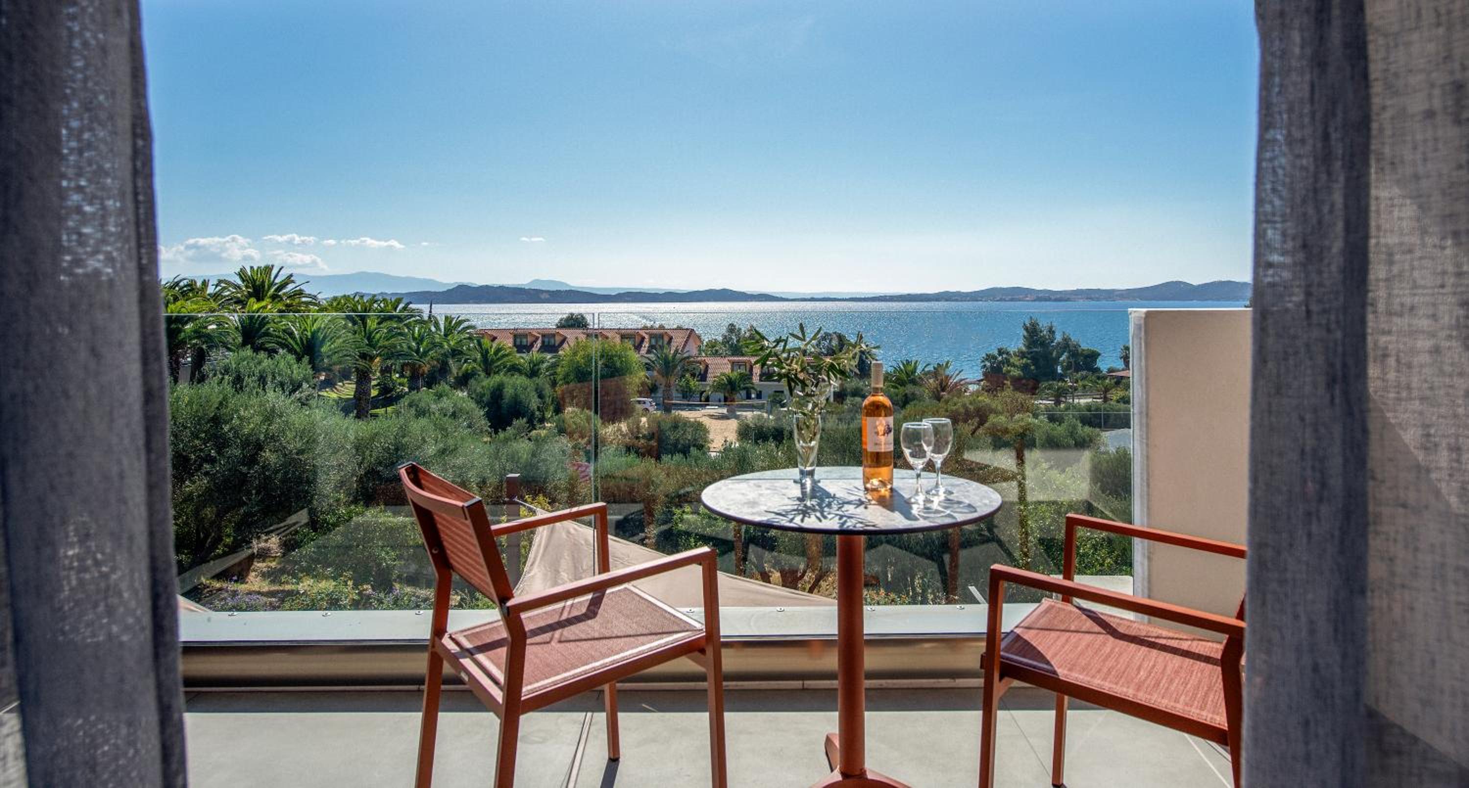Deluxe Family Room with Sea View