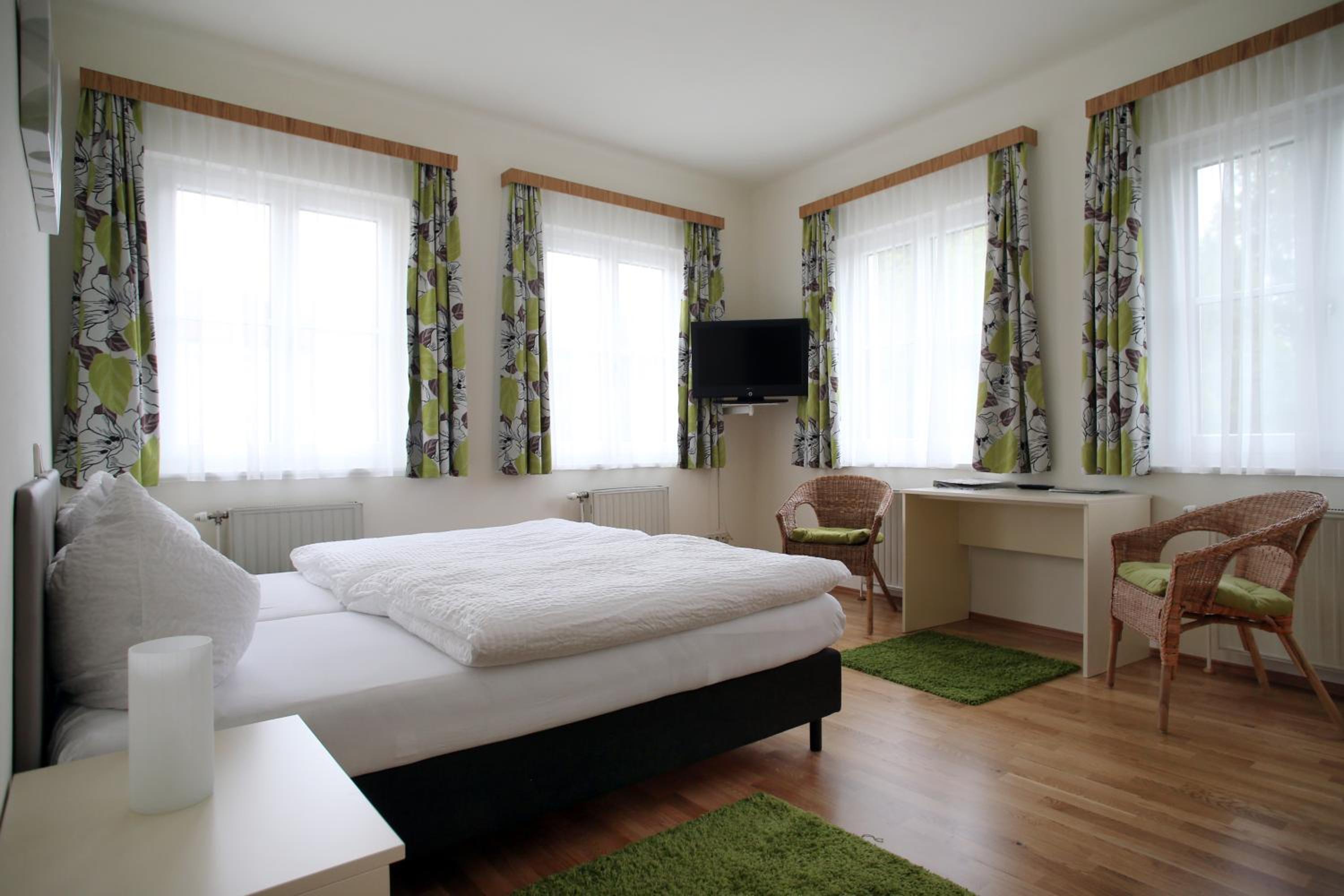 Double Room - Photo 4