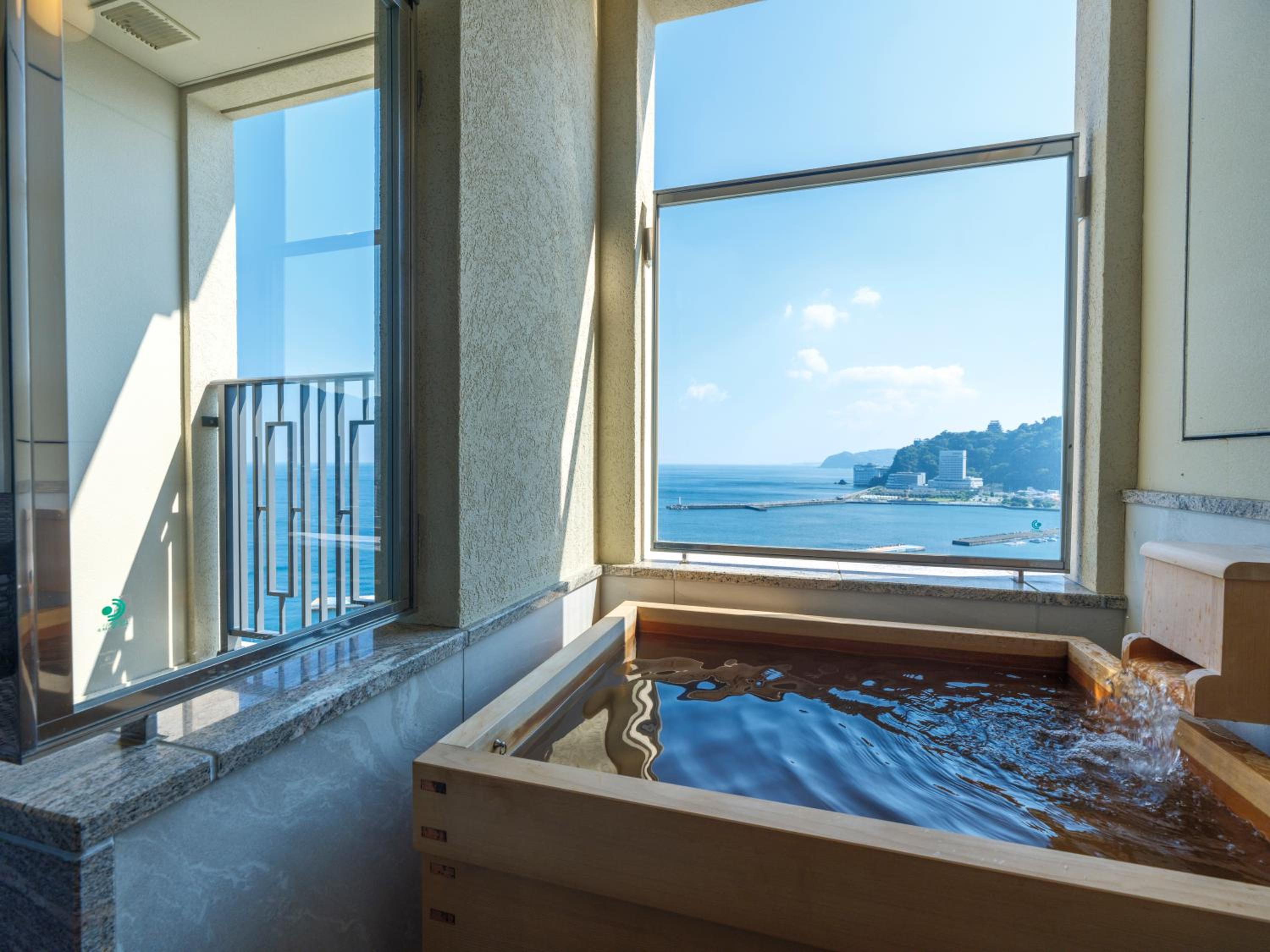 LaVista Twin Room with Open Air Hot Spring Bath - East Tower photo 3