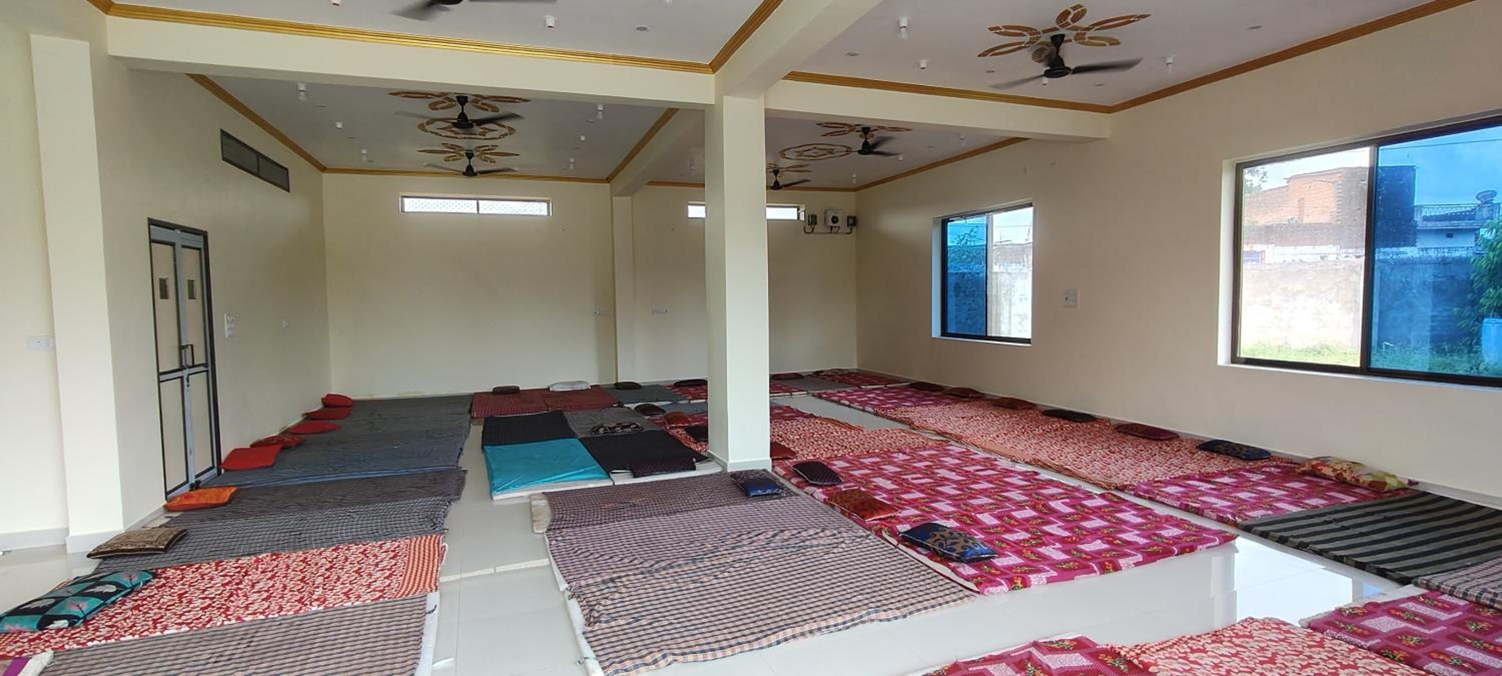 10-Bed Mixed Dormitory Room