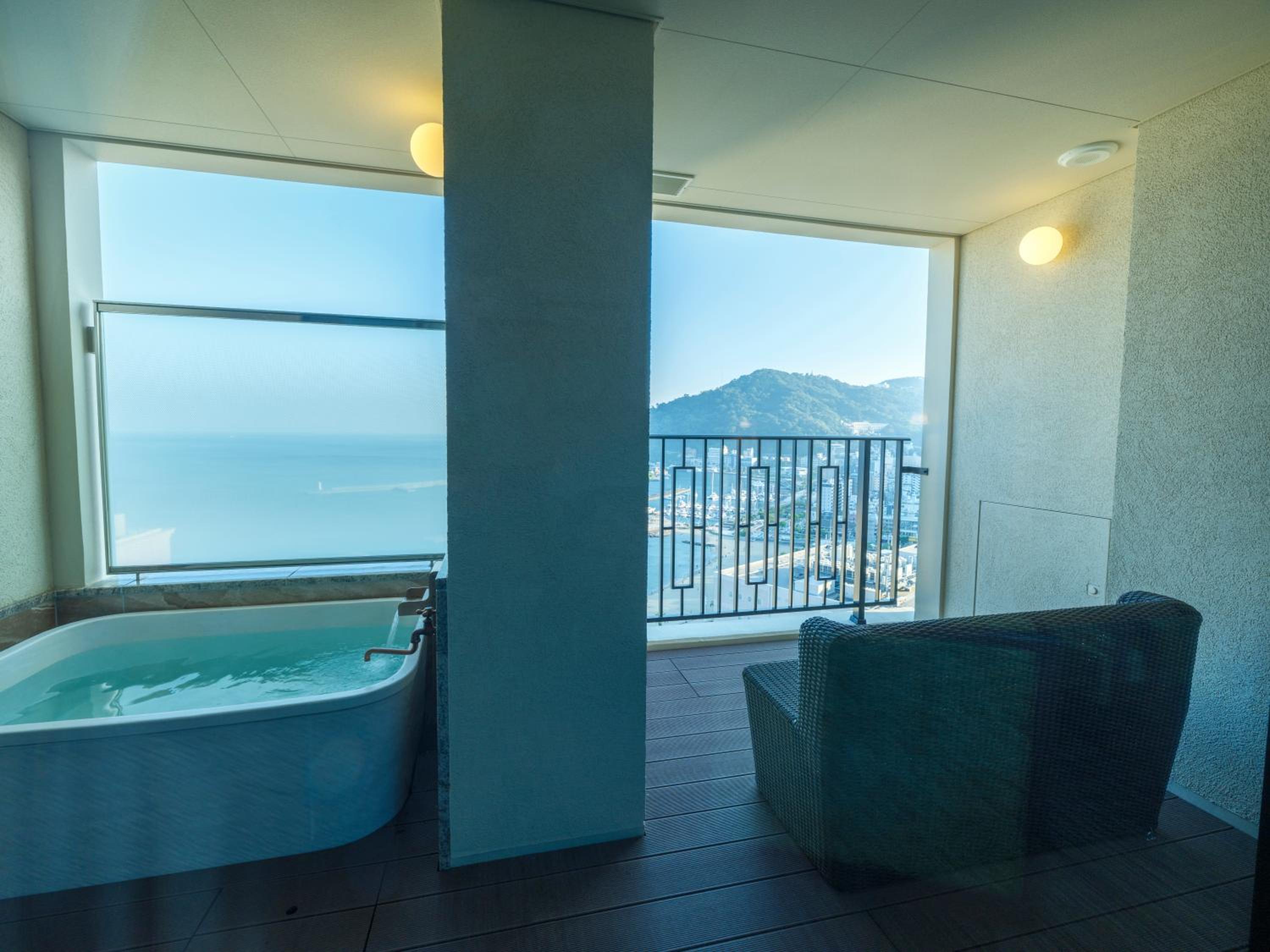 LaVista Fourth with Open Air Hot Spring Bath photo 3