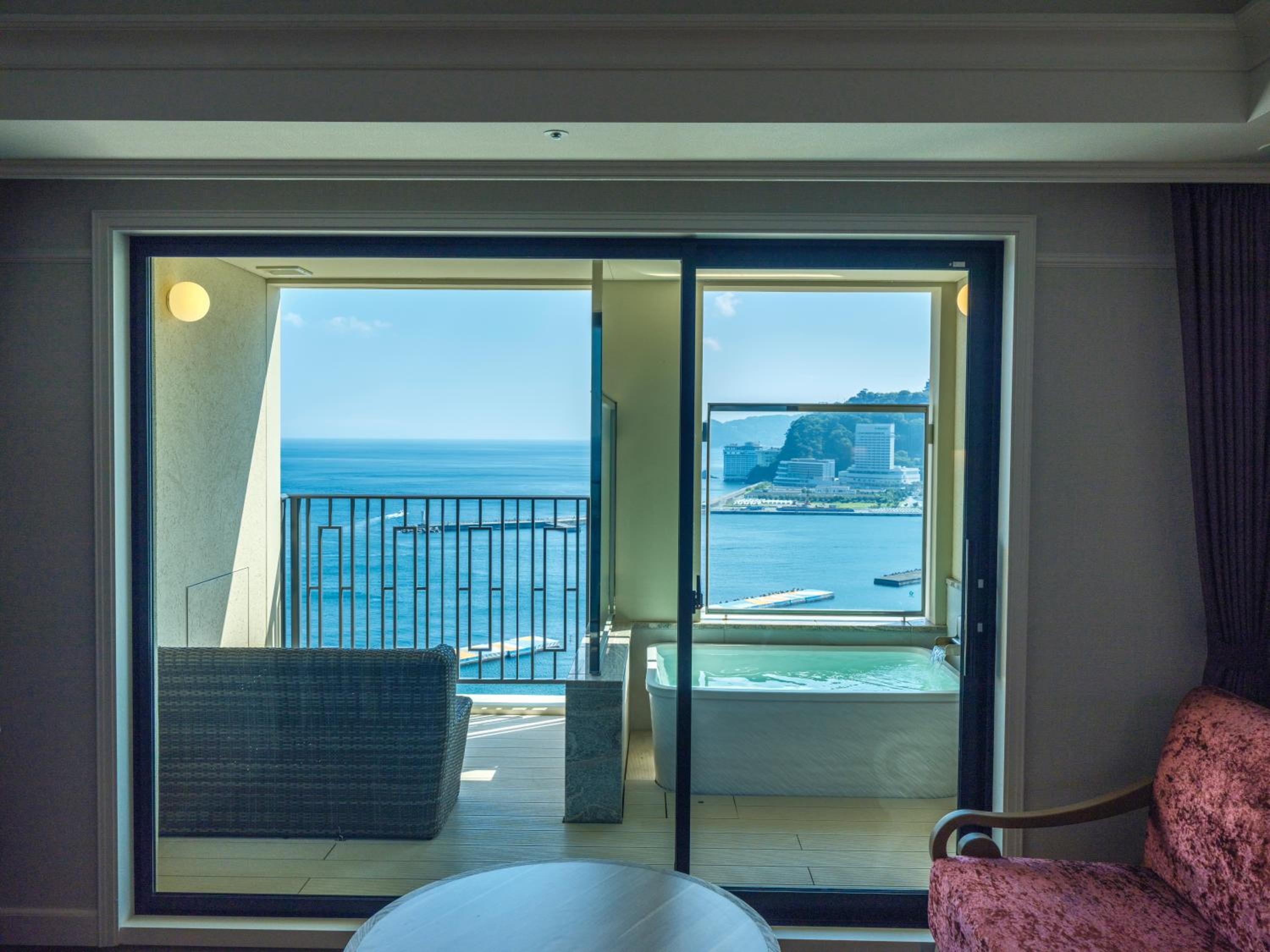 Sky Twin Room with Open Air Hot Spring Bath - East Tower photo 3