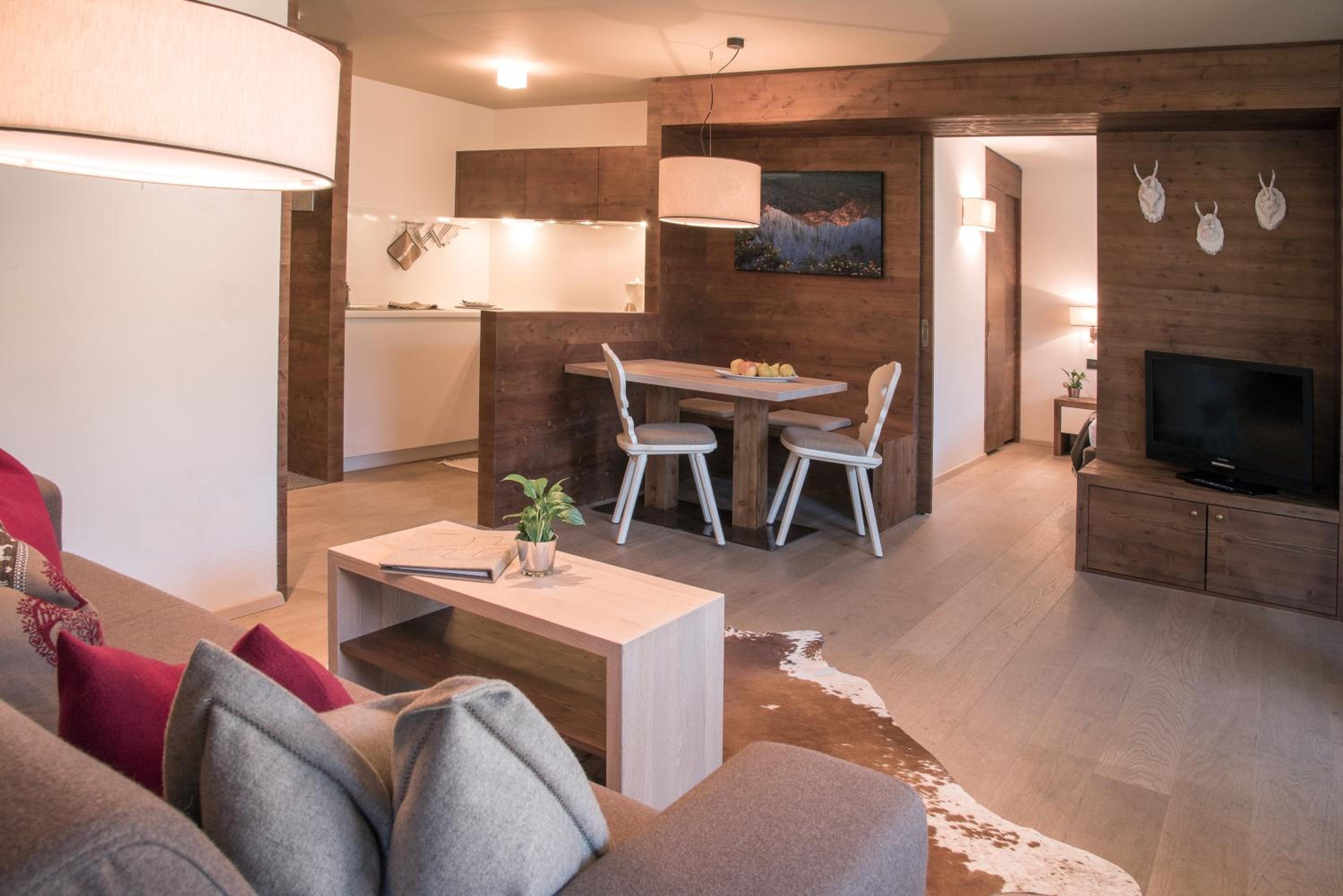 Two-Bedroom Apartment with 2 bathrooms and Balcony - Tofana photo 2