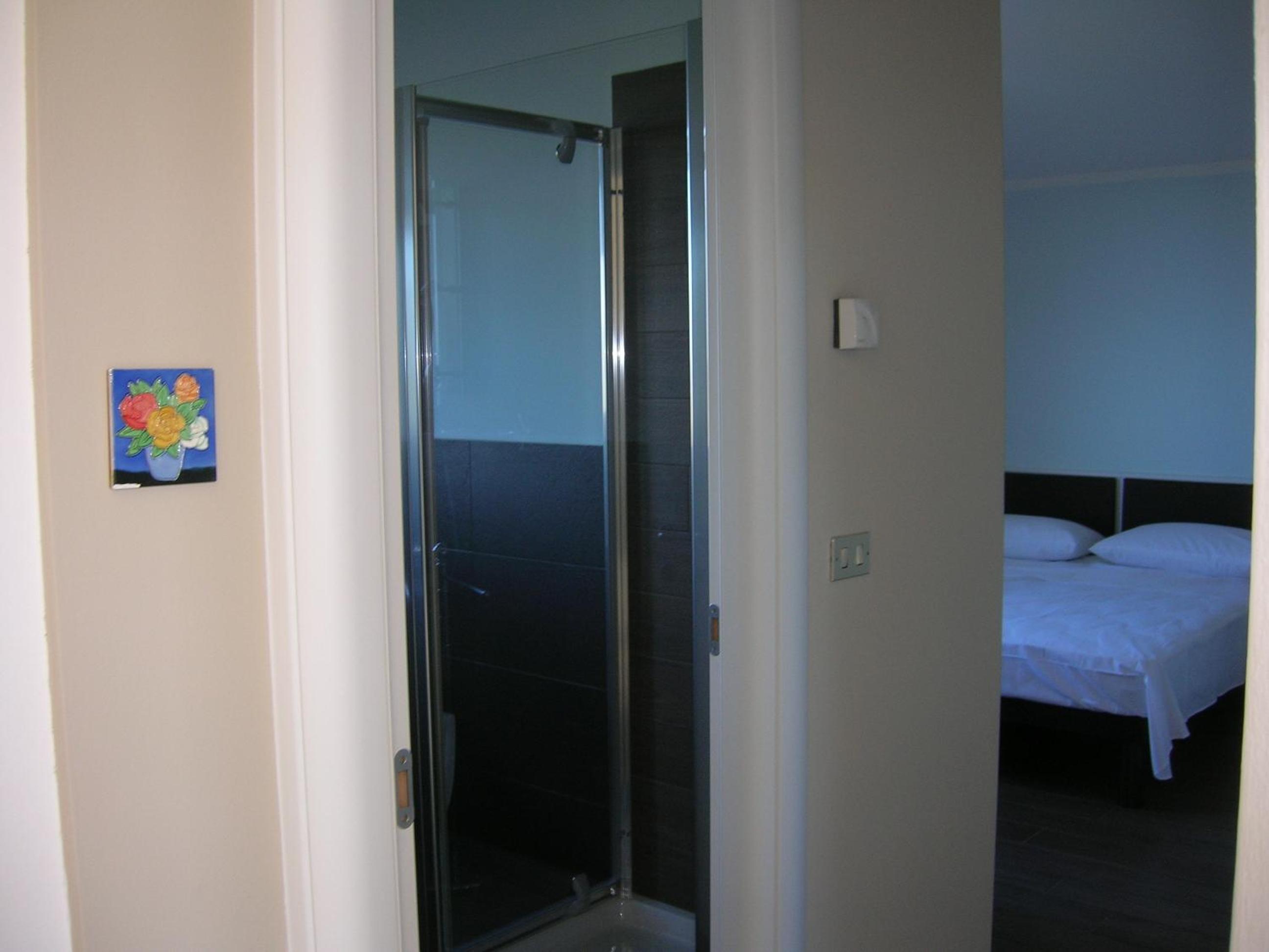 Large Double Room photo 3