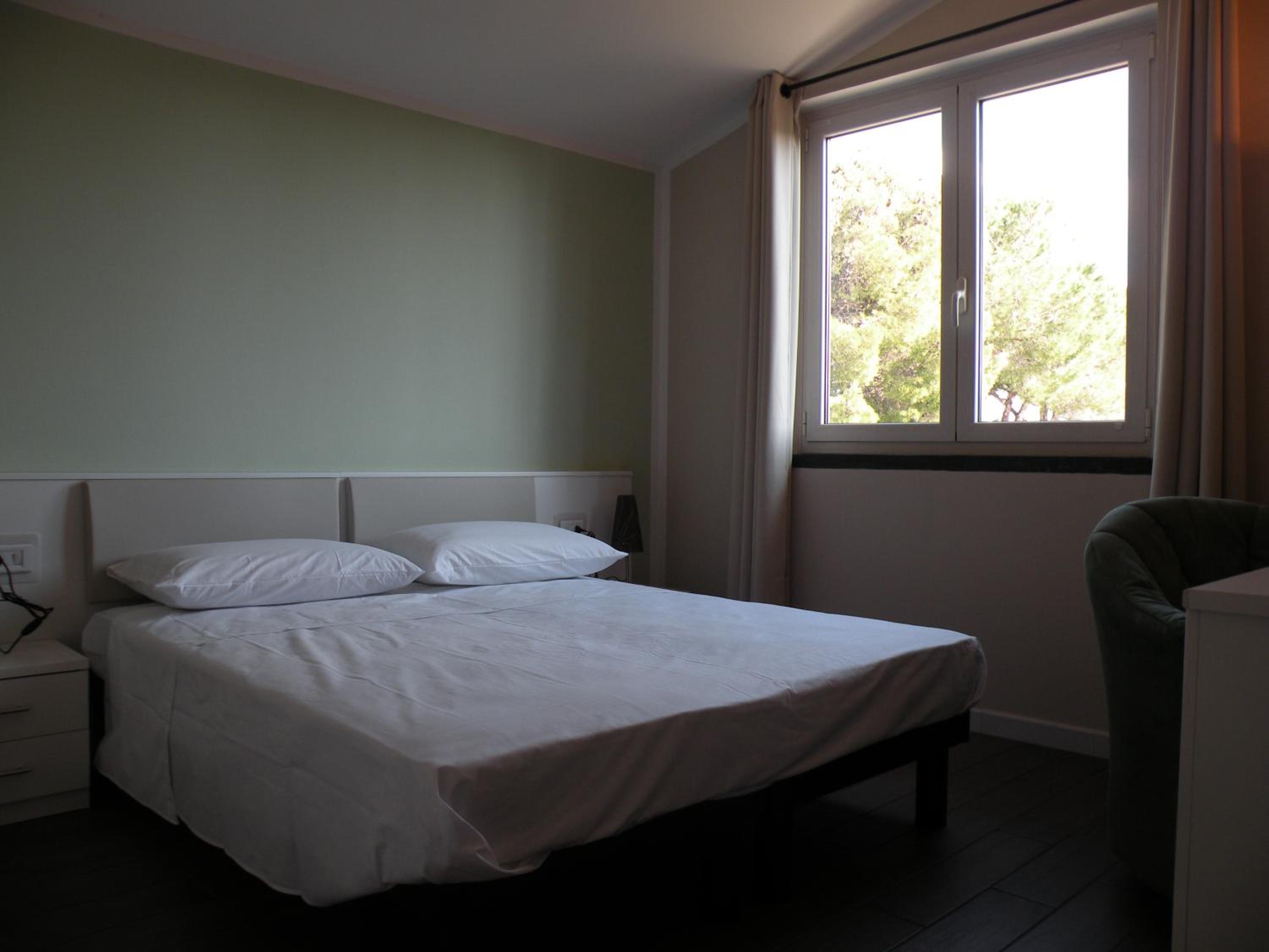 Large Double Room photo 3