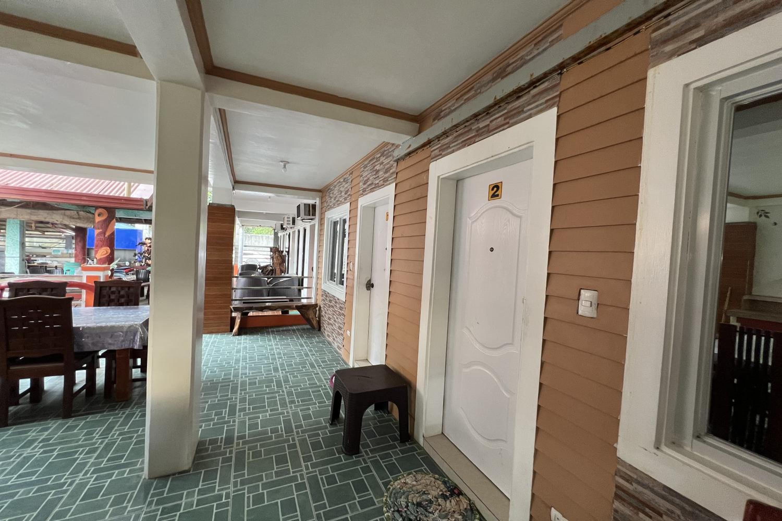 Family Room - Photo 16