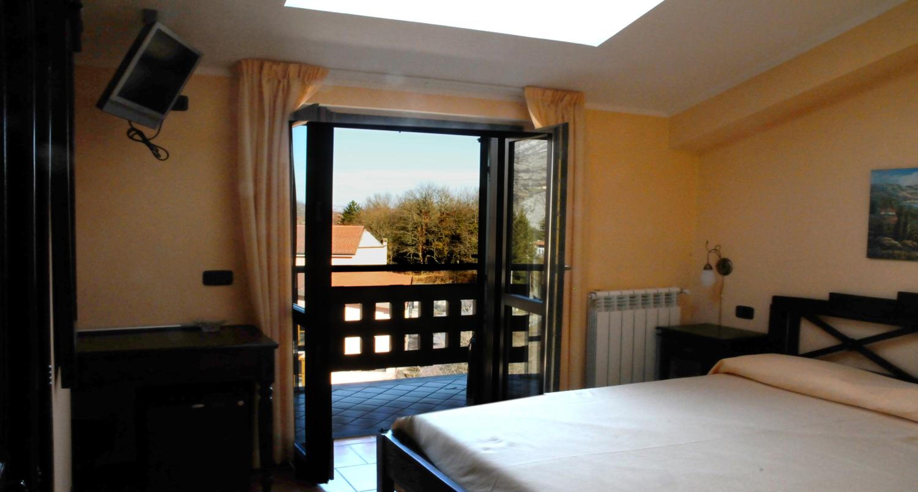 Double Room - Photo 4
