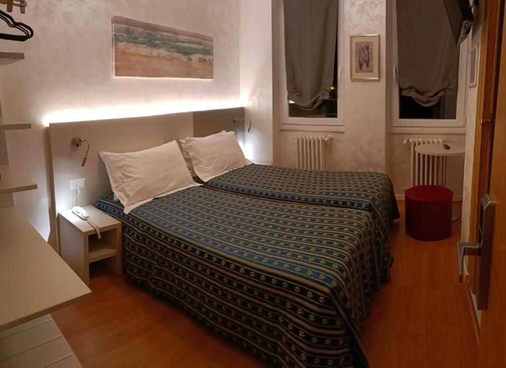 Single Room with Mountain View