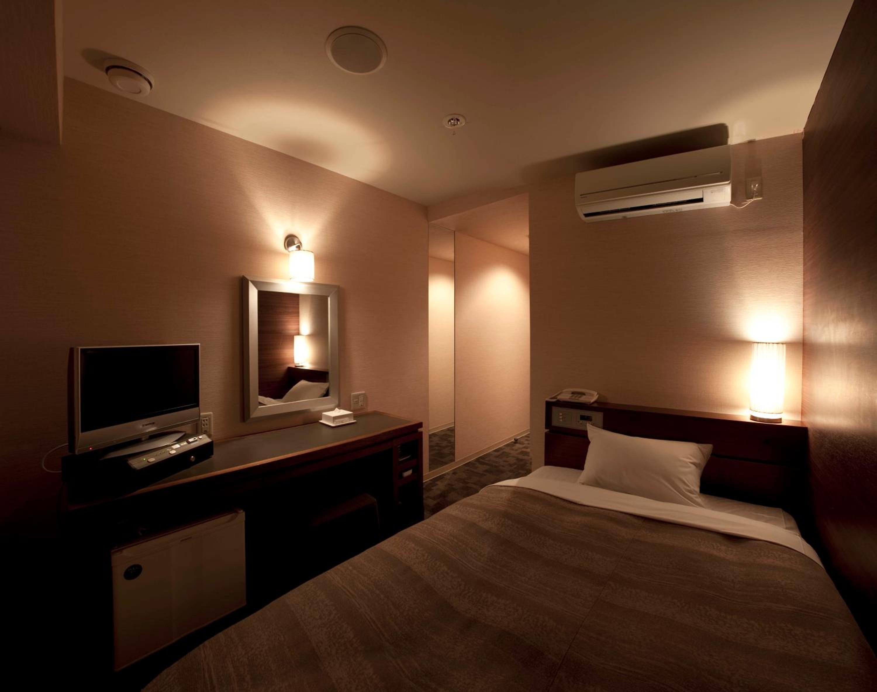 Single Room - Non-Smoking