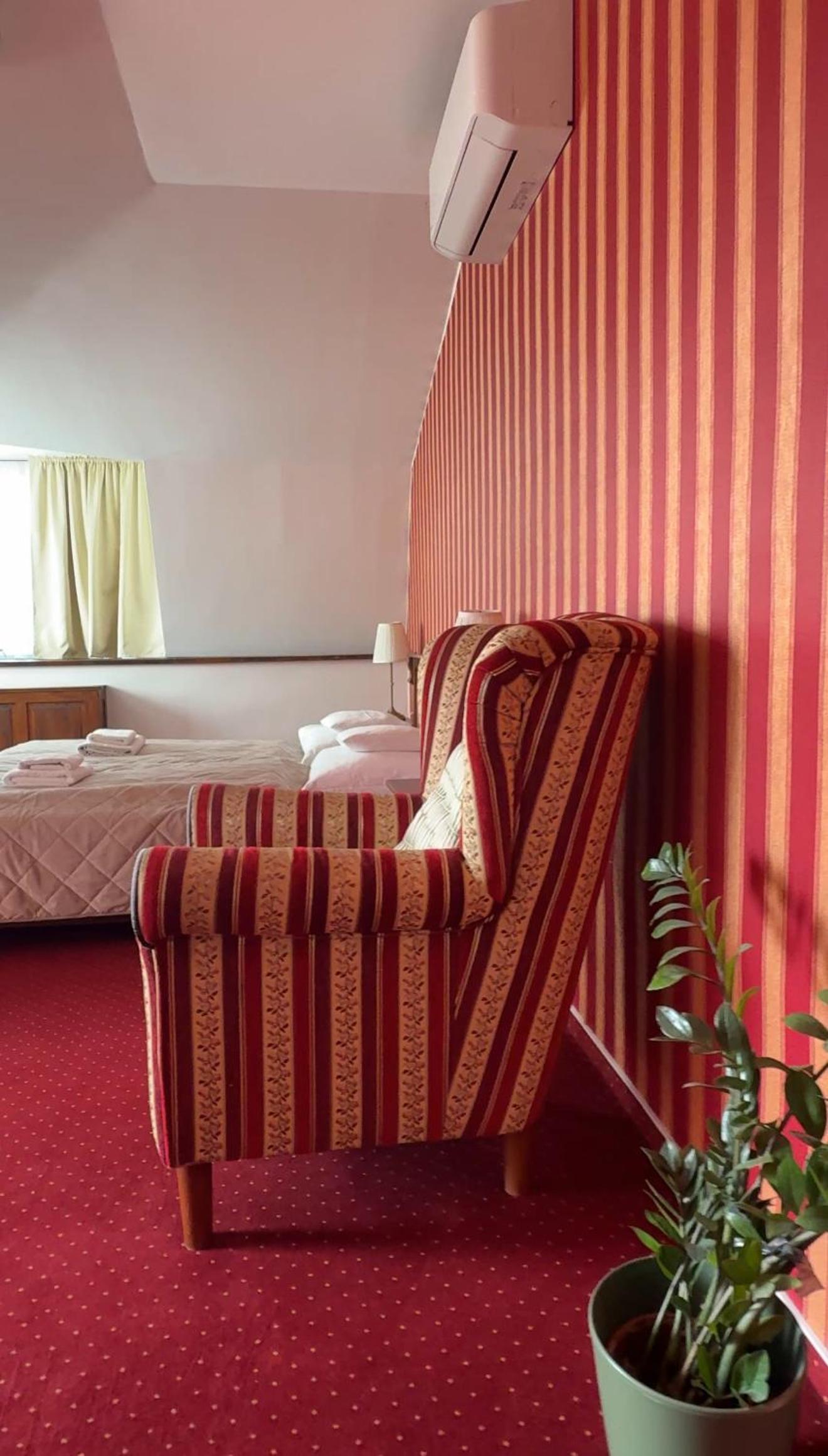 Deluxe Double Room with Balcony photo 2