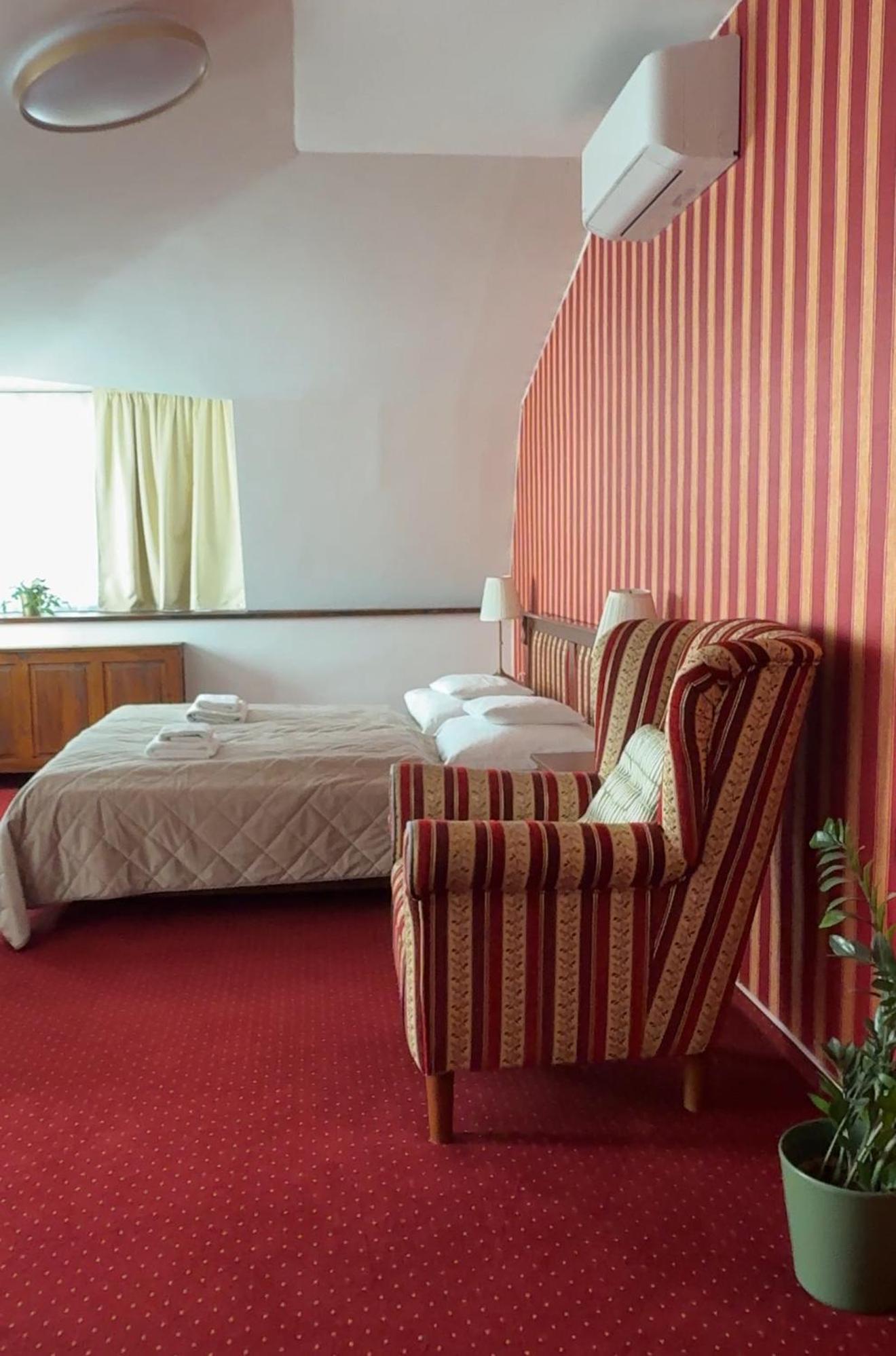 Deluxe Double Room with Balcony photo 1