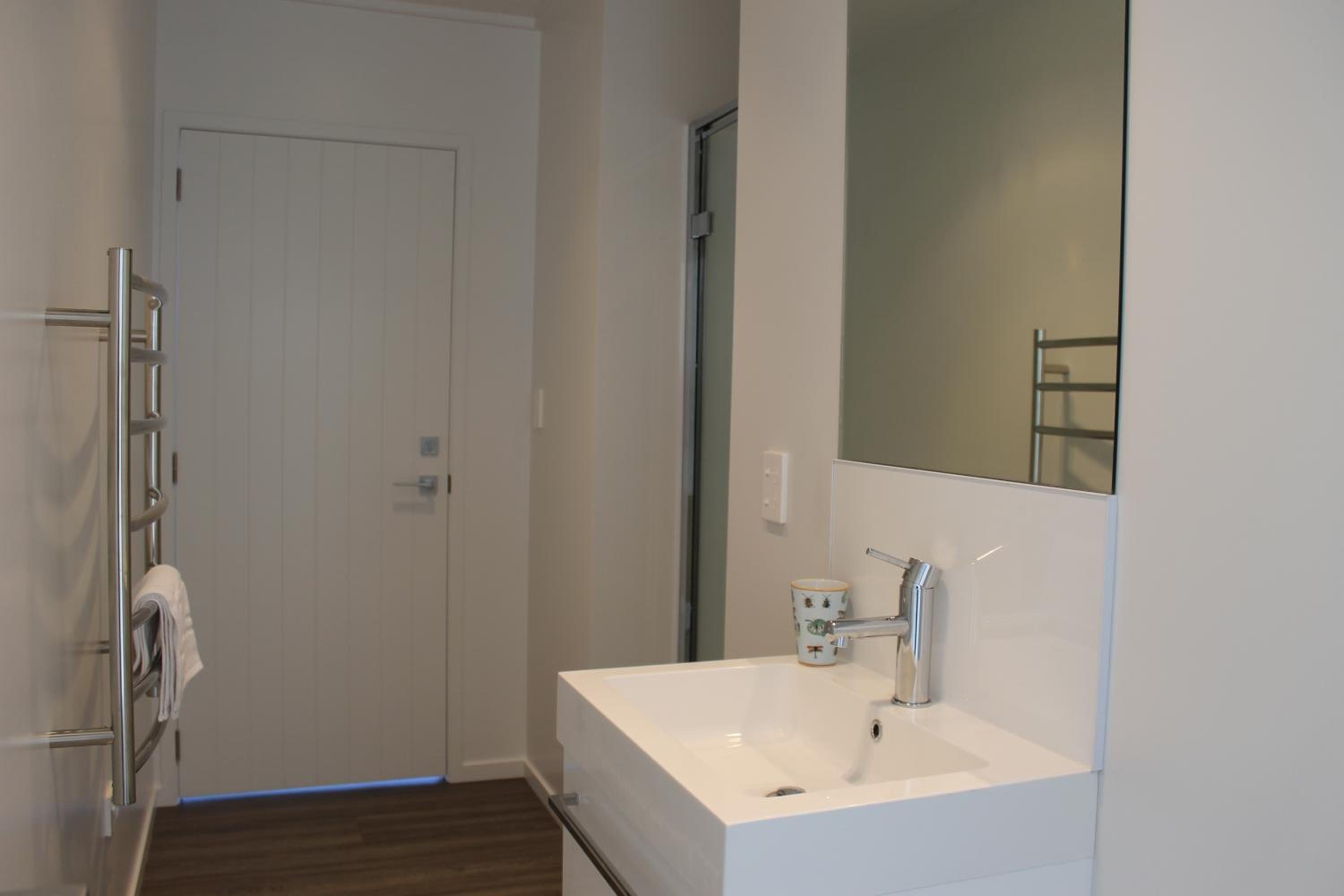 Two-Bedroom House - Photo 10