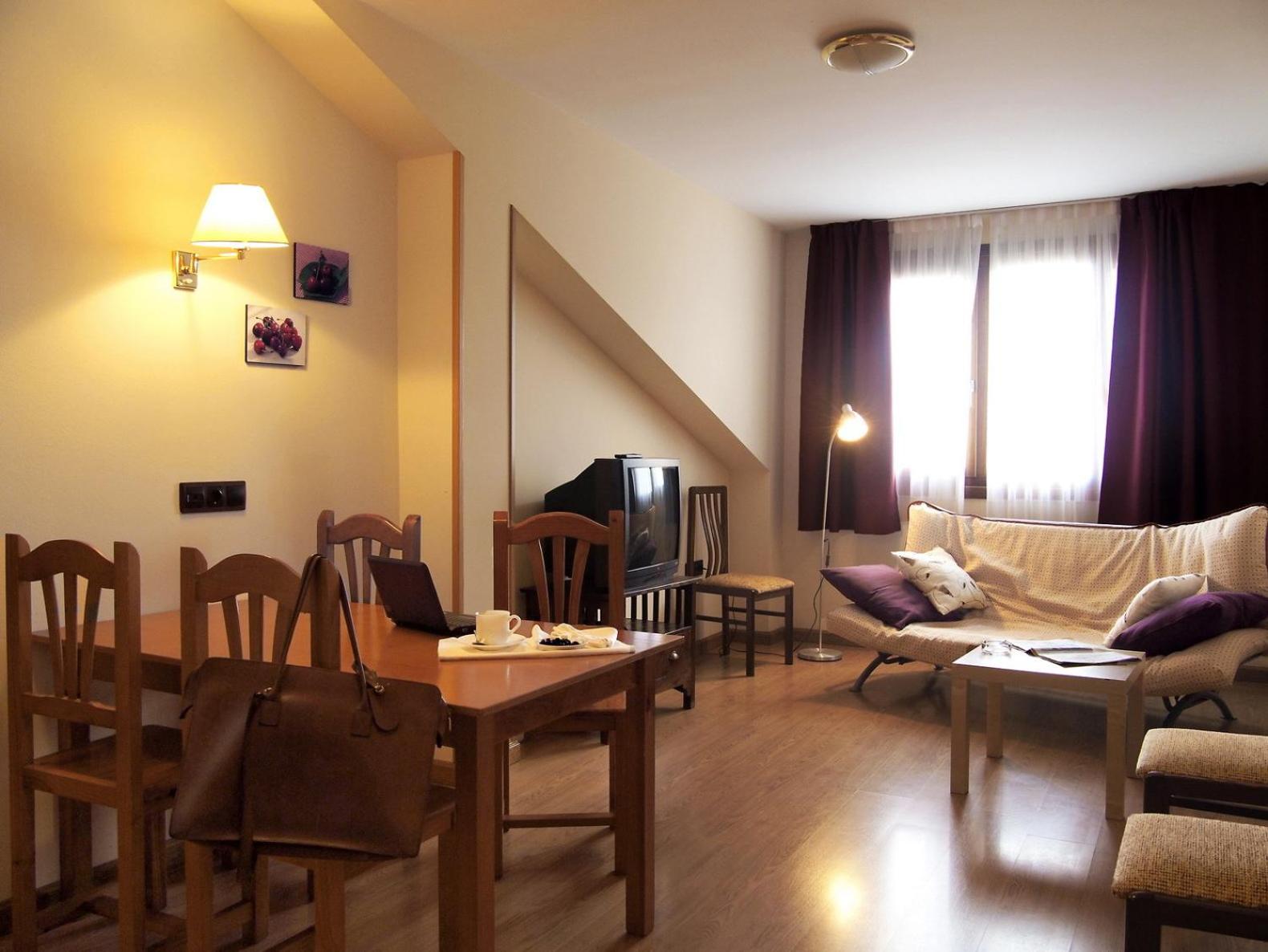 Apartment (3 Adults) photo 2