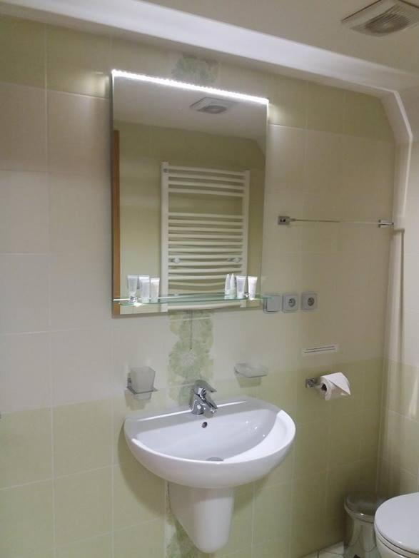 Standard Double or Twin Room - Photo 6
