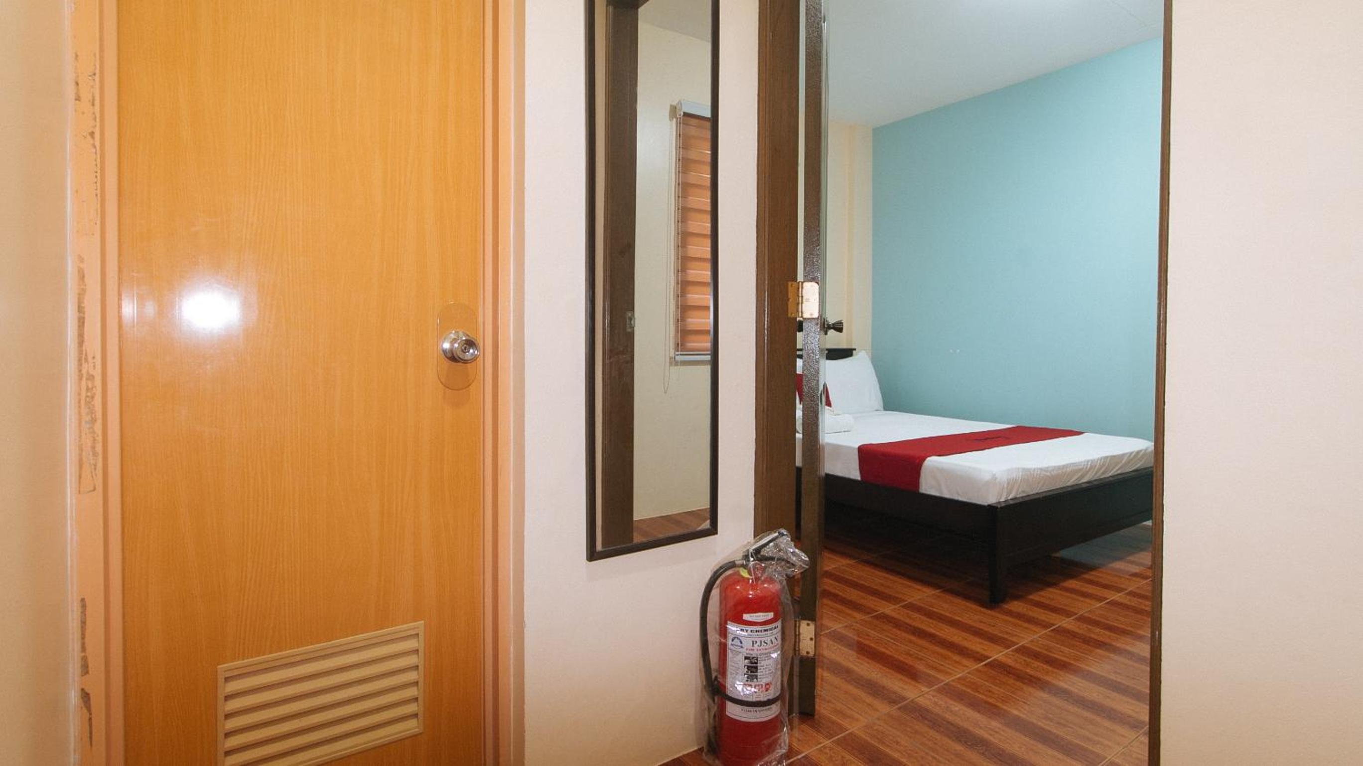 Deluxe Family Room - Photo 13