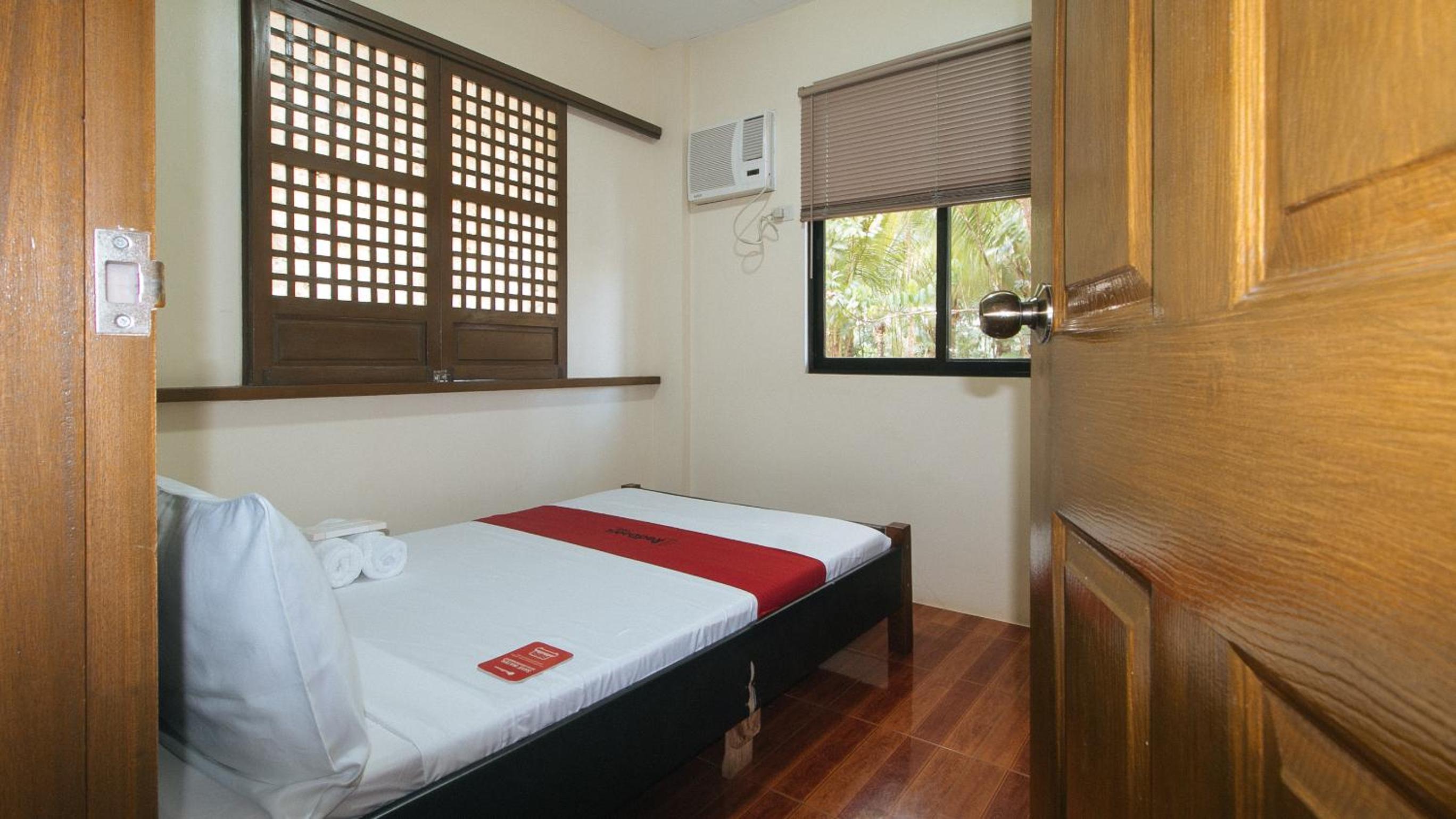 Deluxe Family Room - Photo 14
